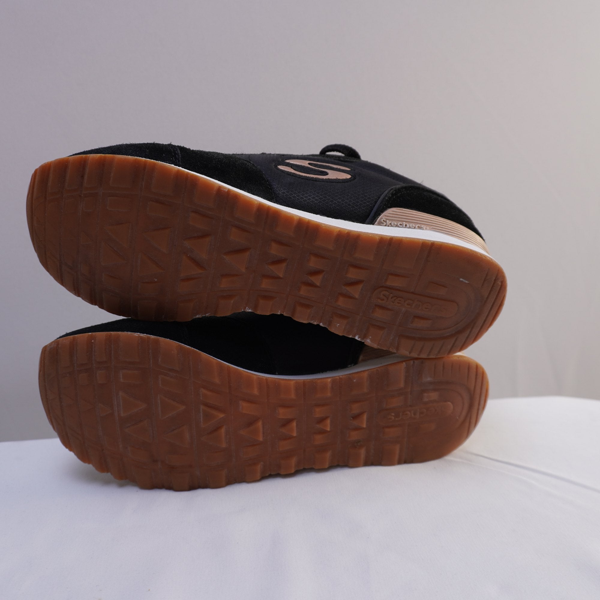 Zapatillas Skechers para Mujer Usadas - Negro, 39