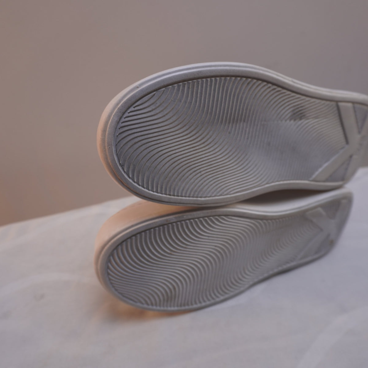 Zapatillas Karl Lagerfeld para Mujer Usadas - Blancas, Talla 36