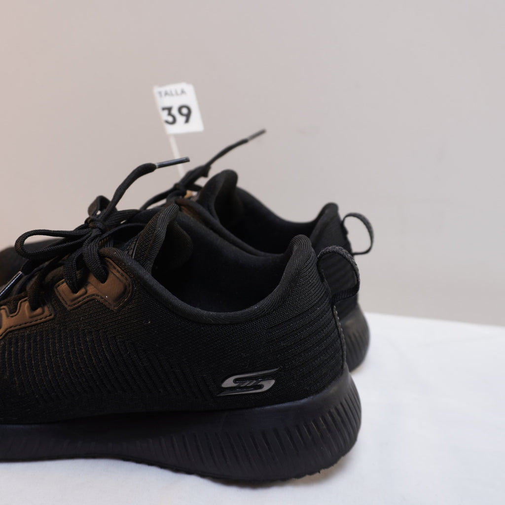Zapatillas Skechers para Mujer Usadas - Negro, Talla 39