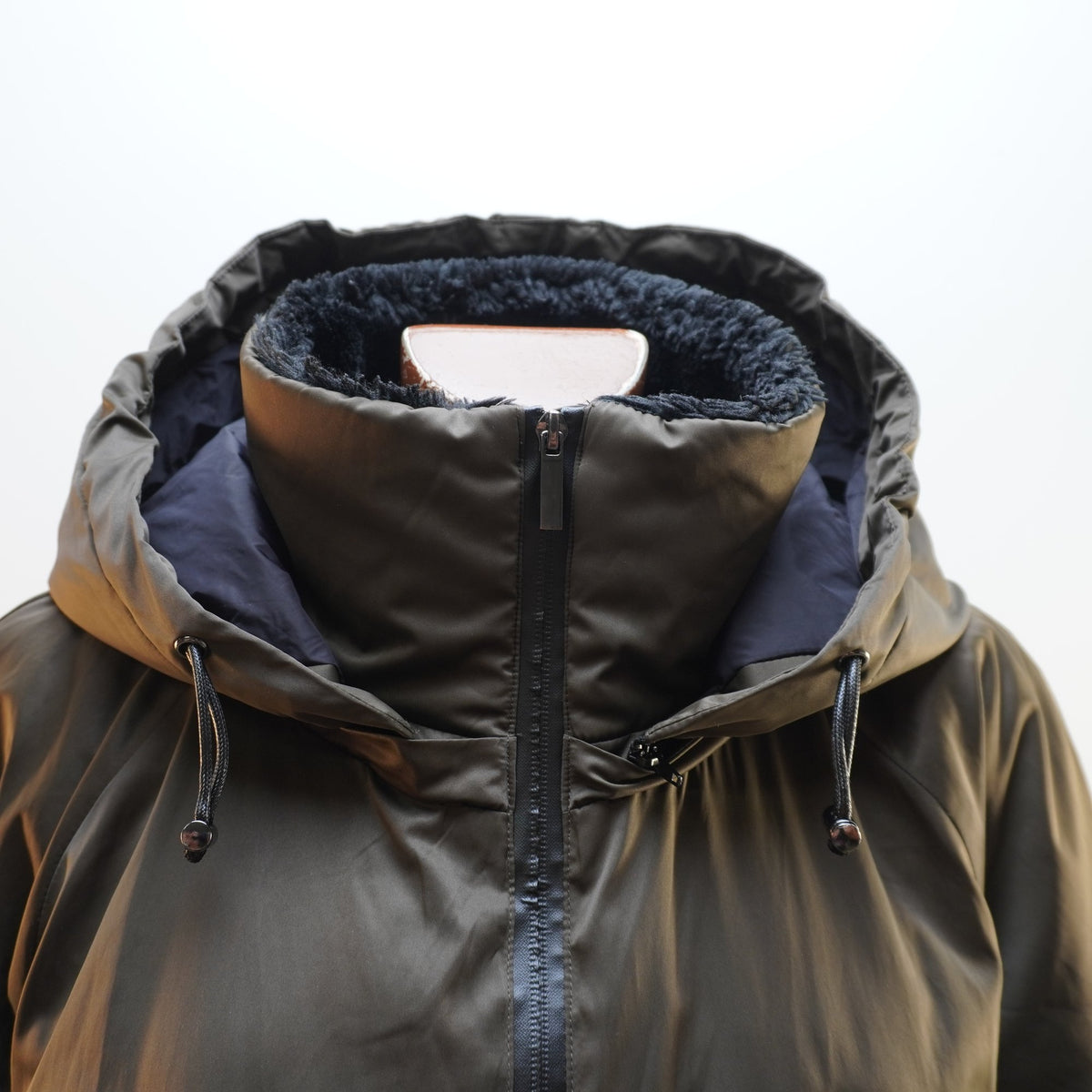 Parka Un Jour Ailleurs Paris para Mujer Usada - Verde, XL