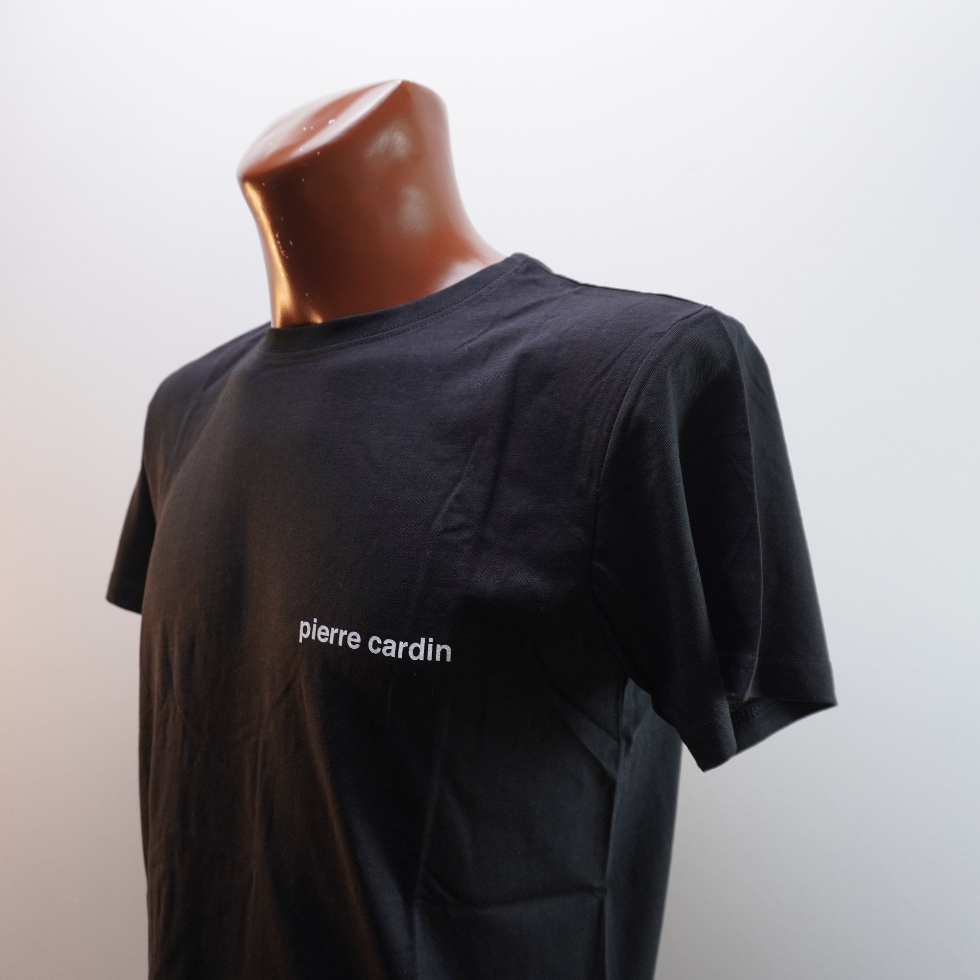 Camiseta Deportiva Pierre Cardin para Hombre Usada - Negra, M
