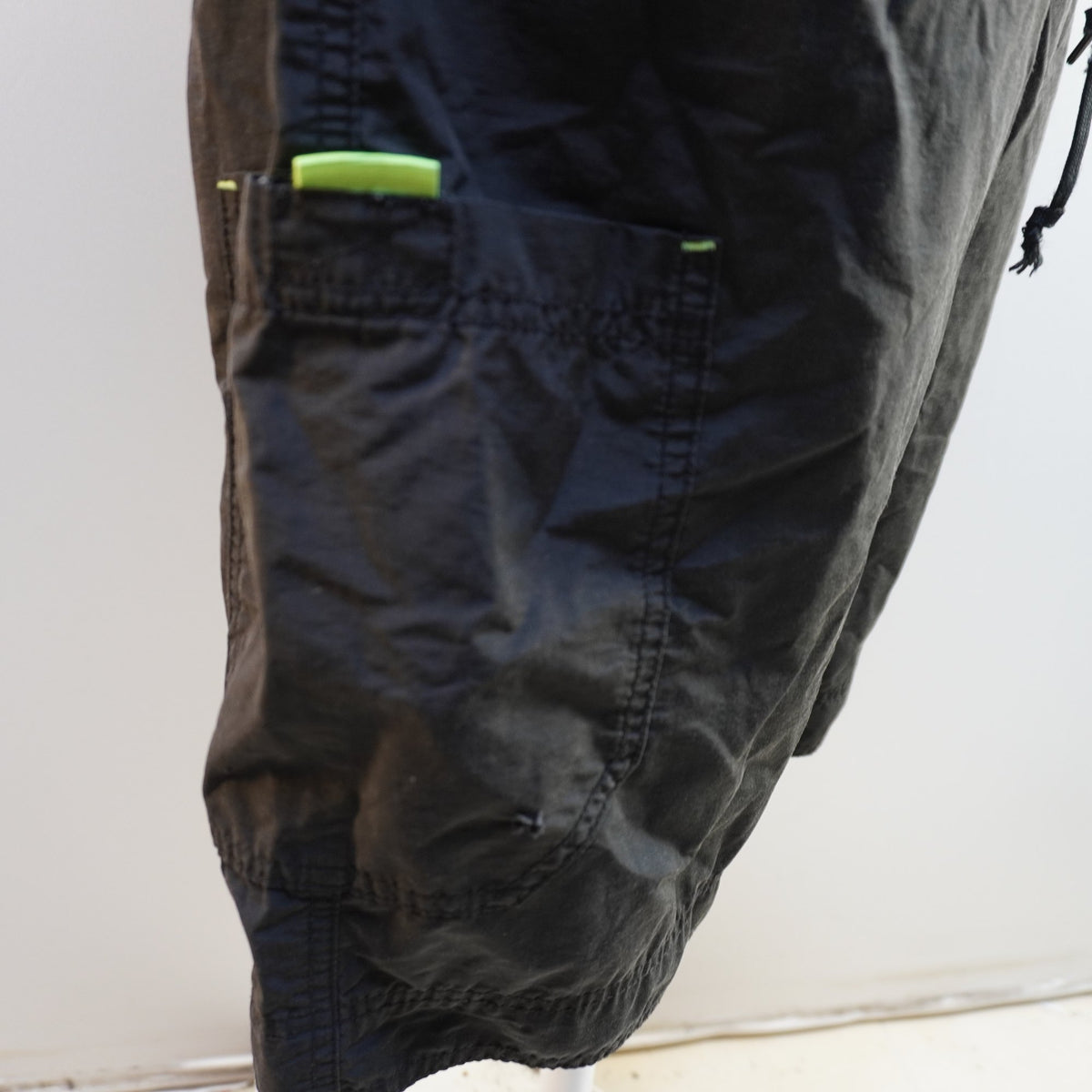 Bermudas Diesel para Hombre Usadas - Negros, L
