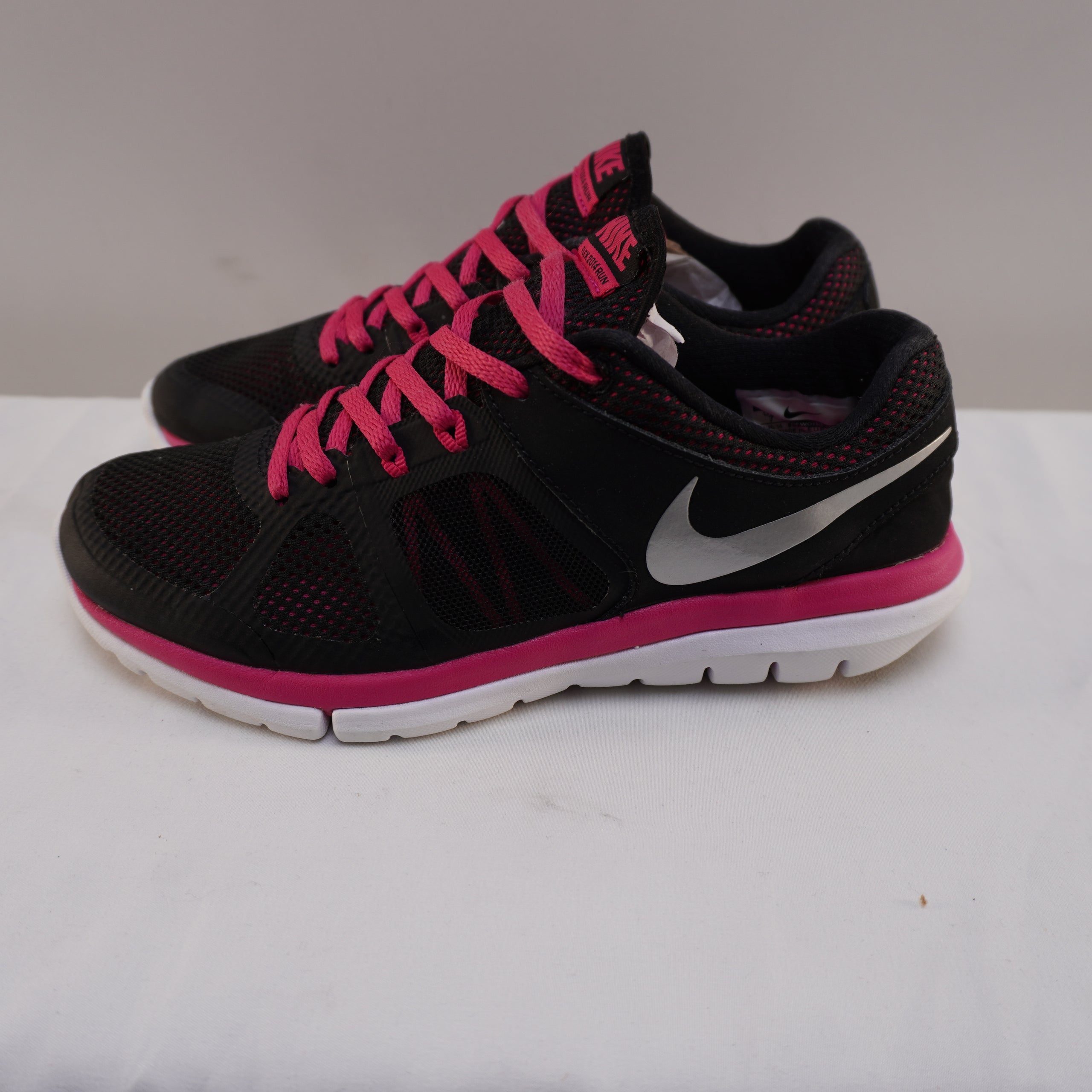 Zapatillas Nike para Mujer Usadas - Negras, Talla 38