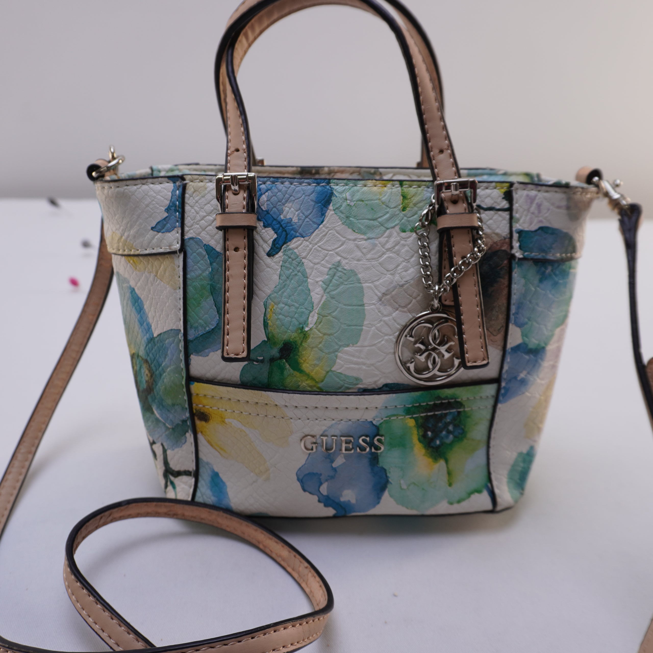 Bolso Guess para Mujer Usado - Multicolor, M