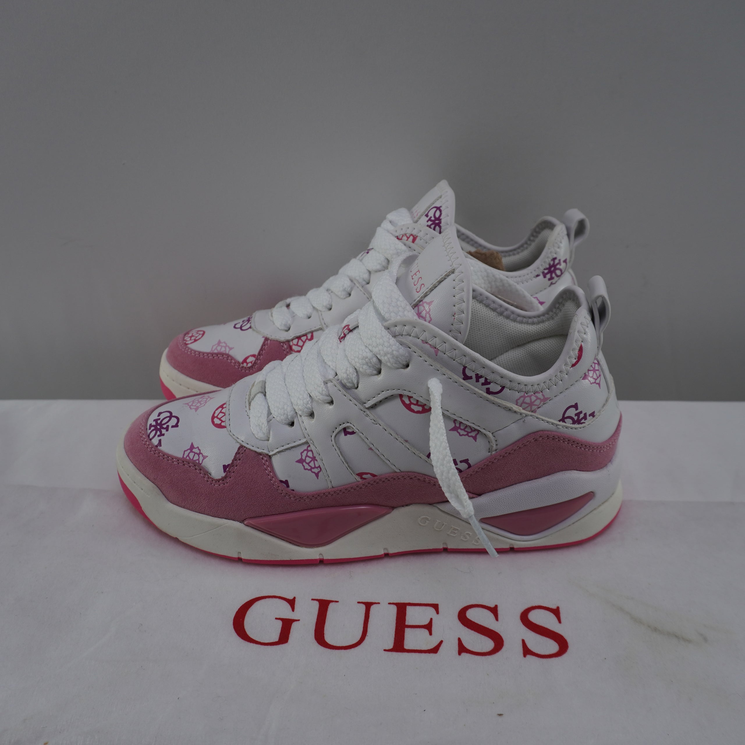 Zapatillas Guess para Mujer Usadas - Blancas, Talla 37