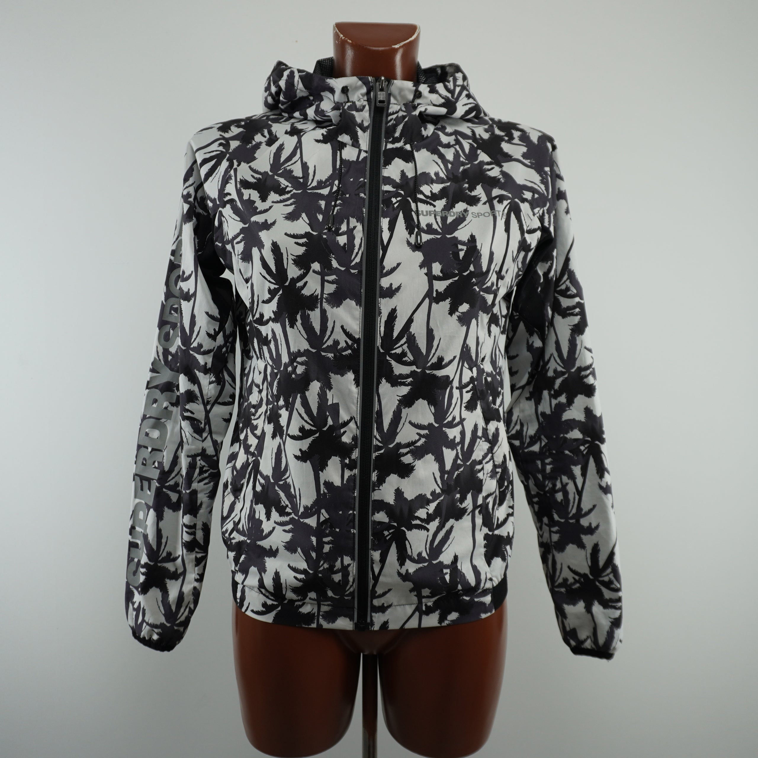 Pre-owned Women's Superdry Jacket - Black, M