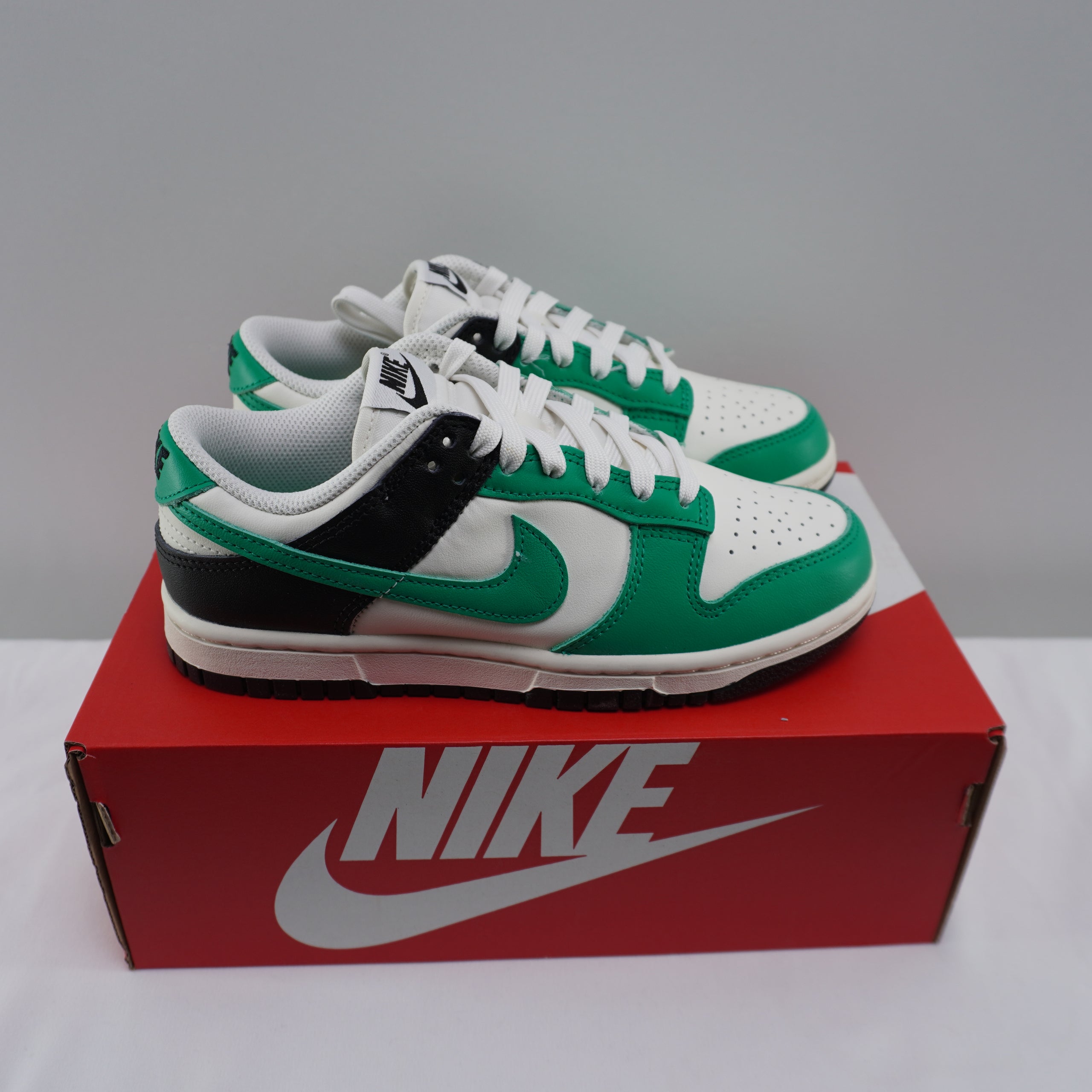 Zapatillas Nike para Mujer Nuevas - Blancas, Talla 37.5