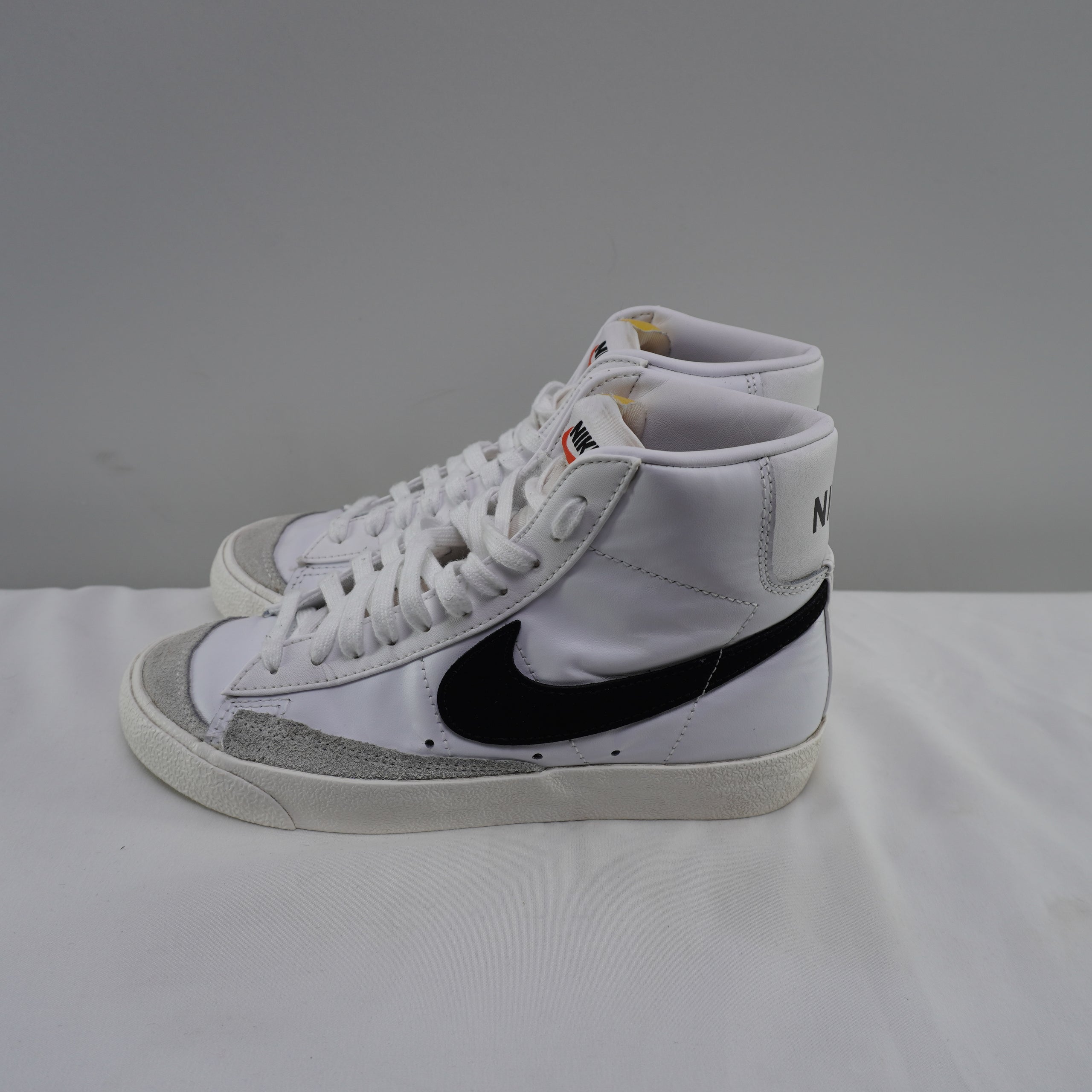 Zapatillas Nike para Mujer Usadas en Muy Buen Estado - Blancas, Talla 37.5