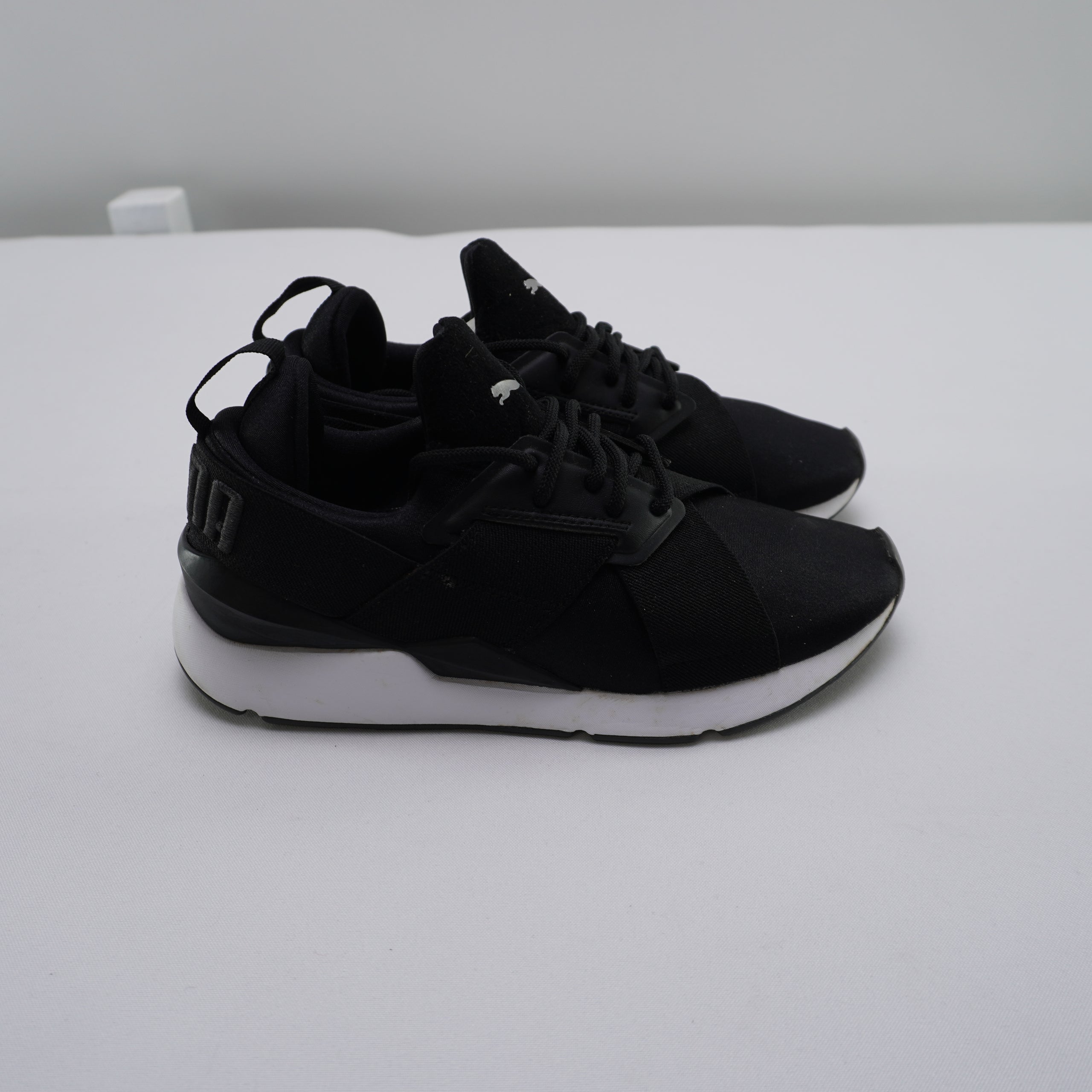 Zapatillas Puma para Mujer Usadas - Negras, Talla 37