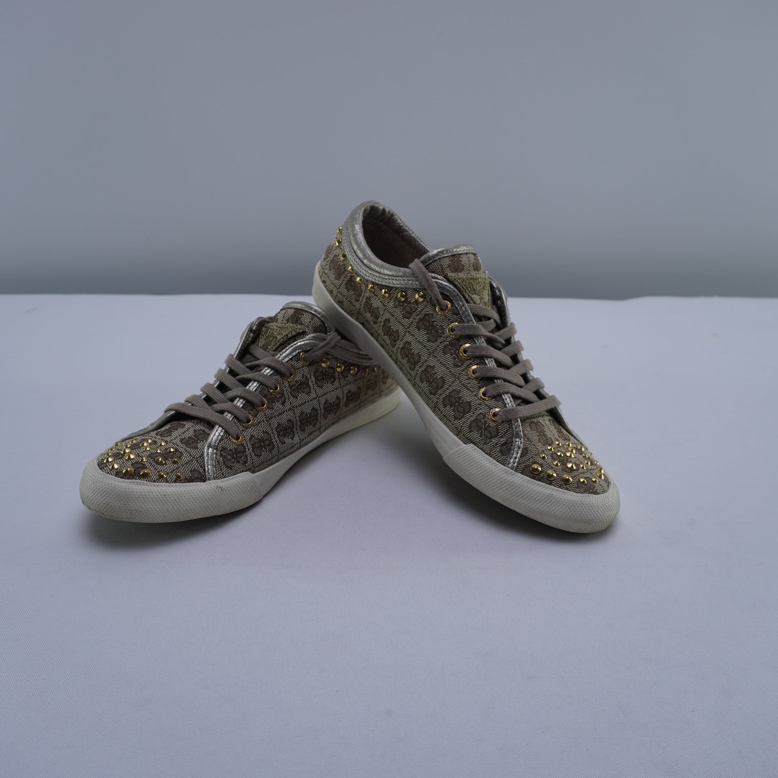 Sneakers Guess para Mujer - Marrón, Talla 38, Usado en Muy Buen Estado