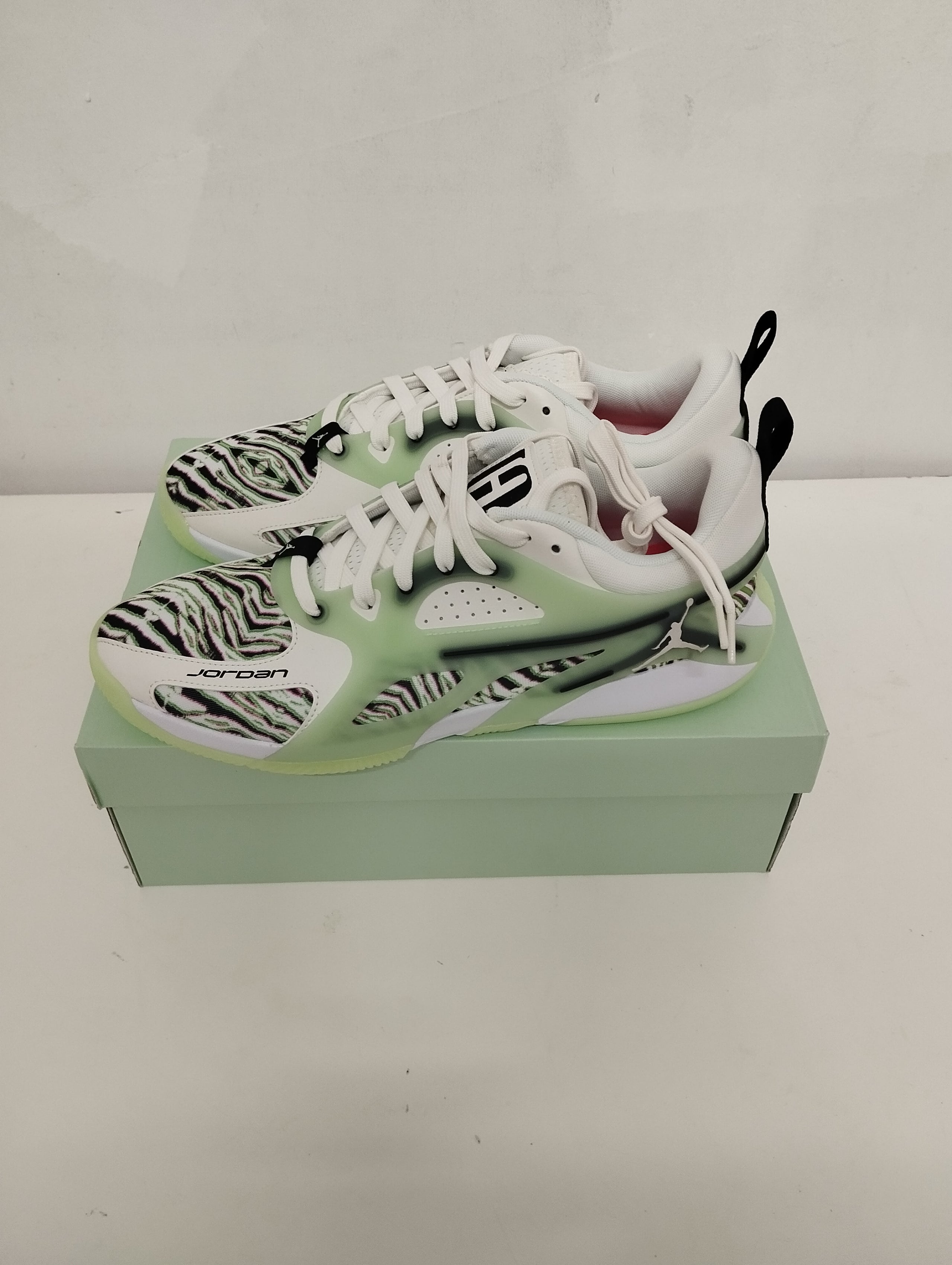 New Men's Jordan Heir Sneakers - White, Size 44.5