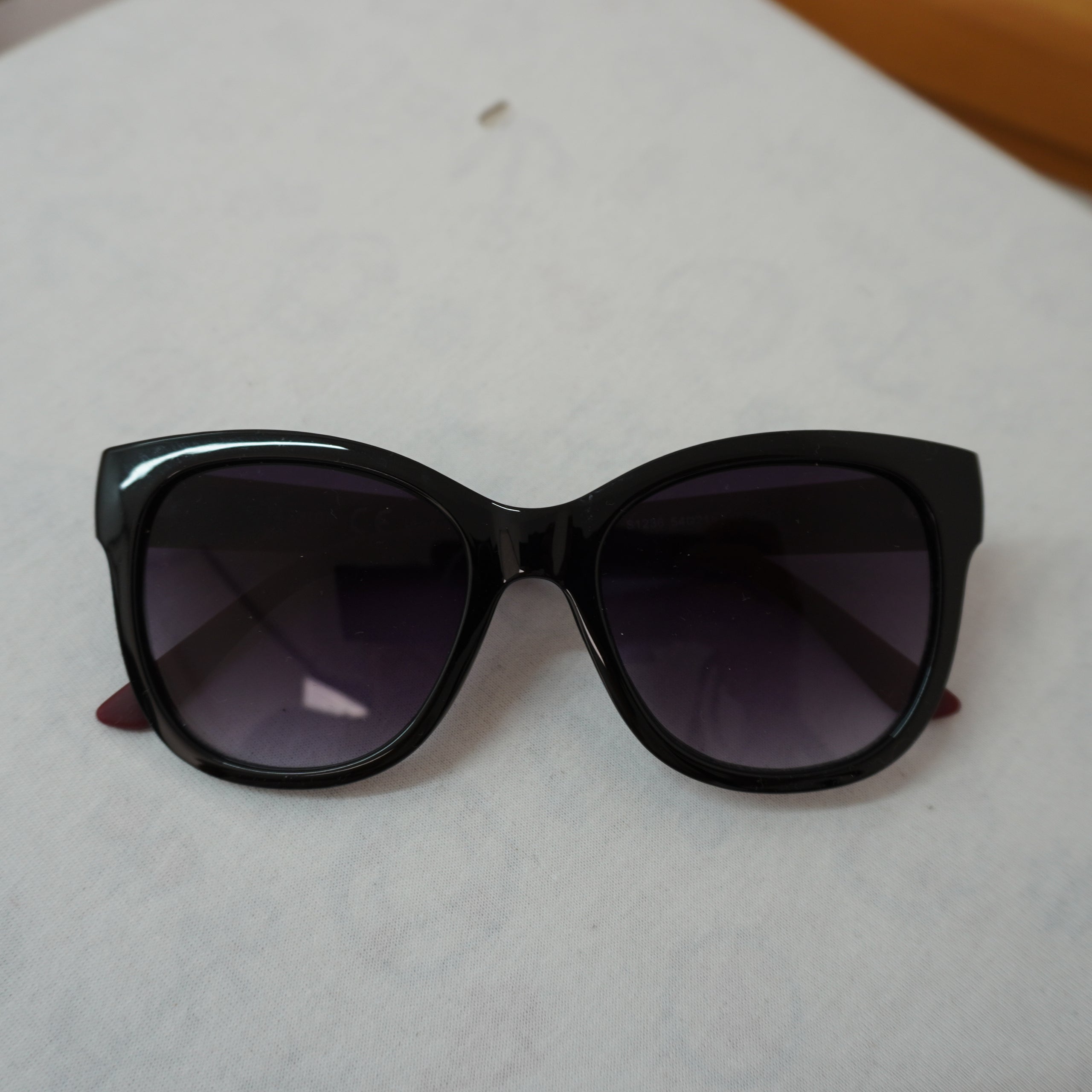 Women's Sin Marka Glasses - Black, S, Pre-owned in Very Good Condition