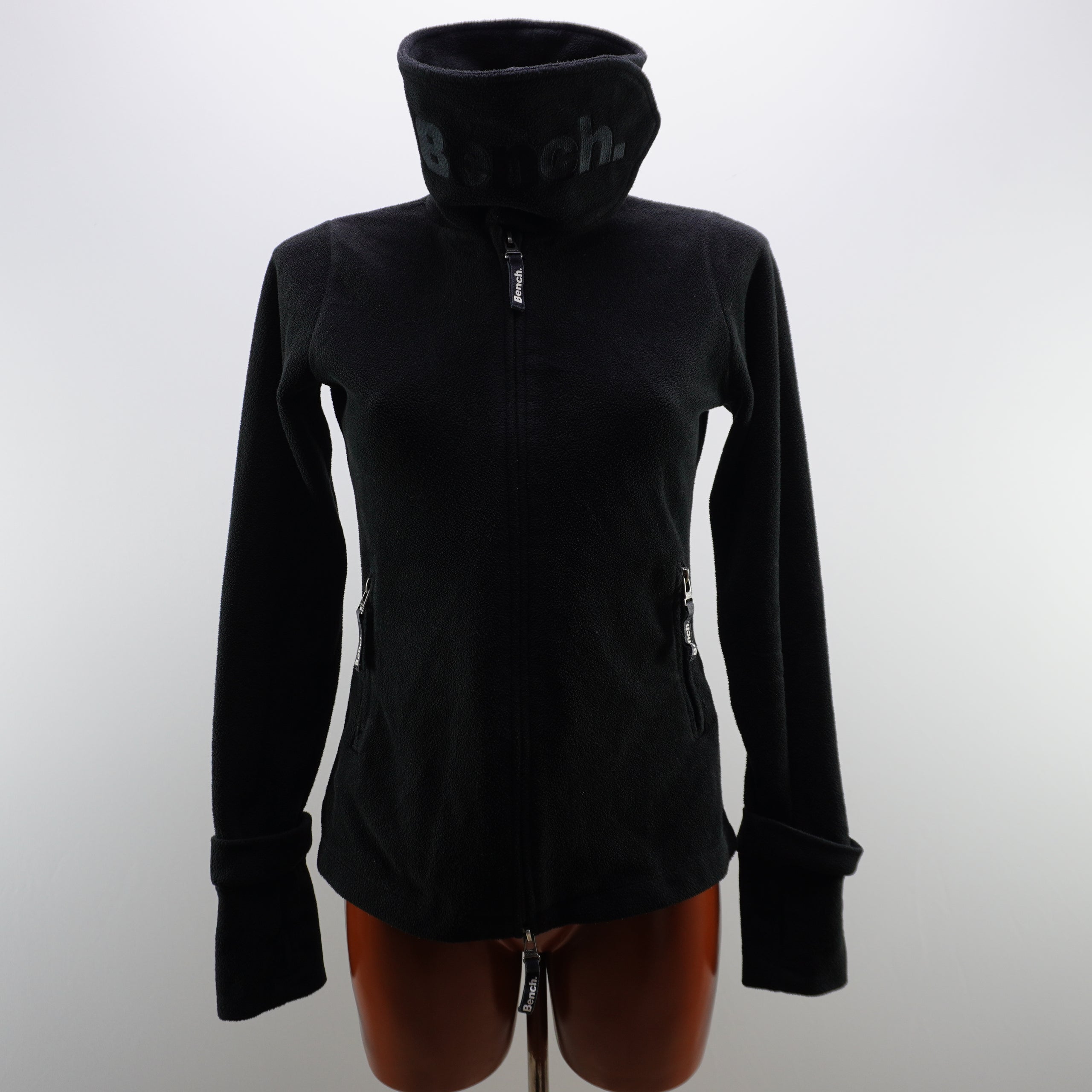 Chaqueta Bench para Mujer Usada - Negra, M, Muy Buen Estado