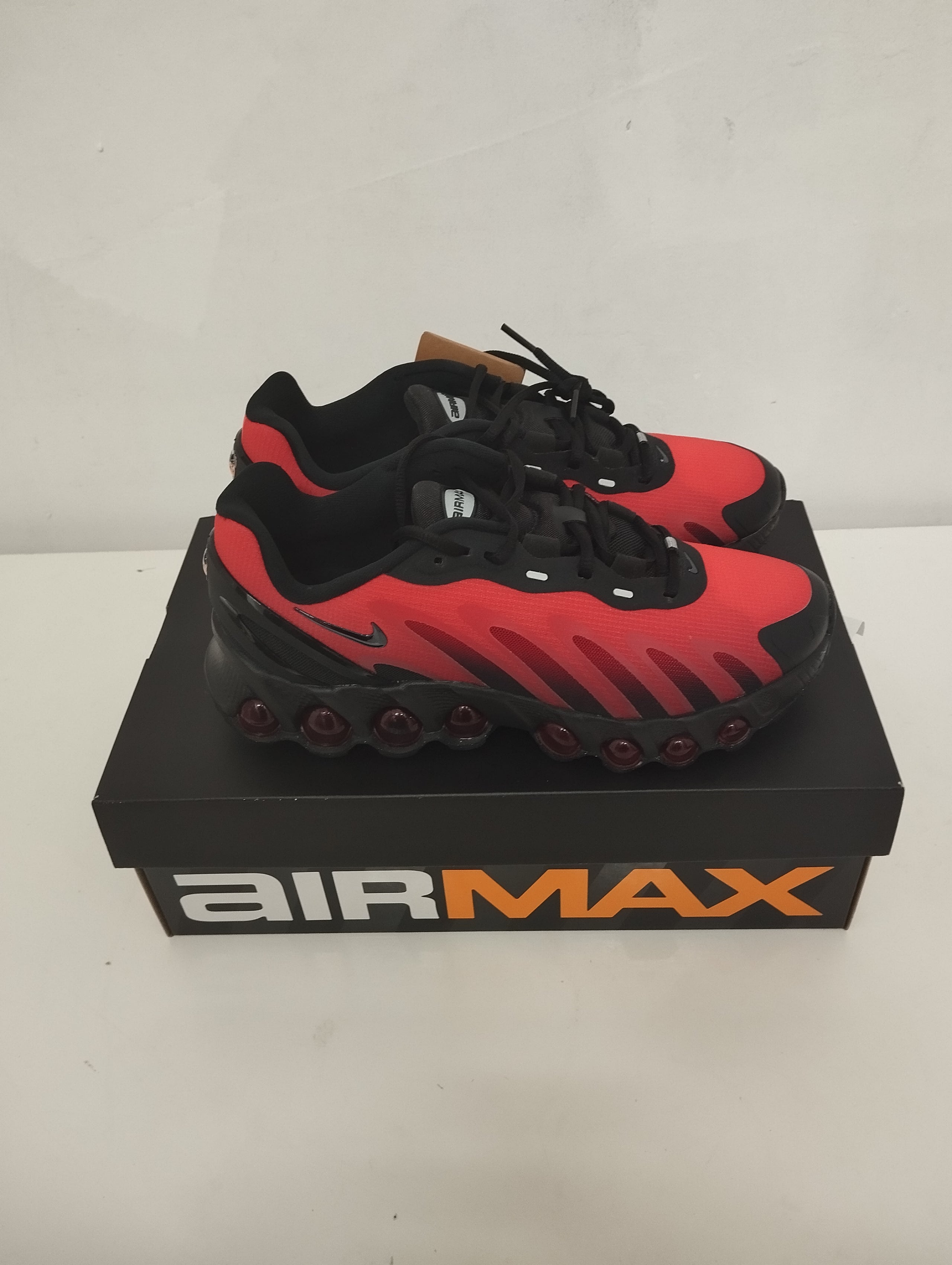 New Women's Nike Air Max DN 8 Sneakers - Black, Size 38.5