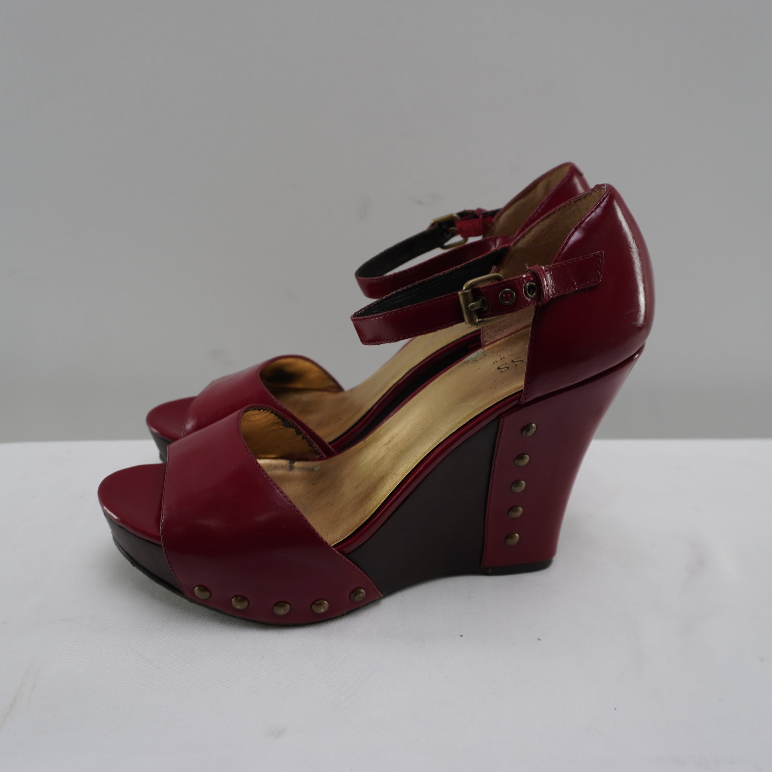 Zapatos Guess para Mujer Usados - Burgundy, Talla 39