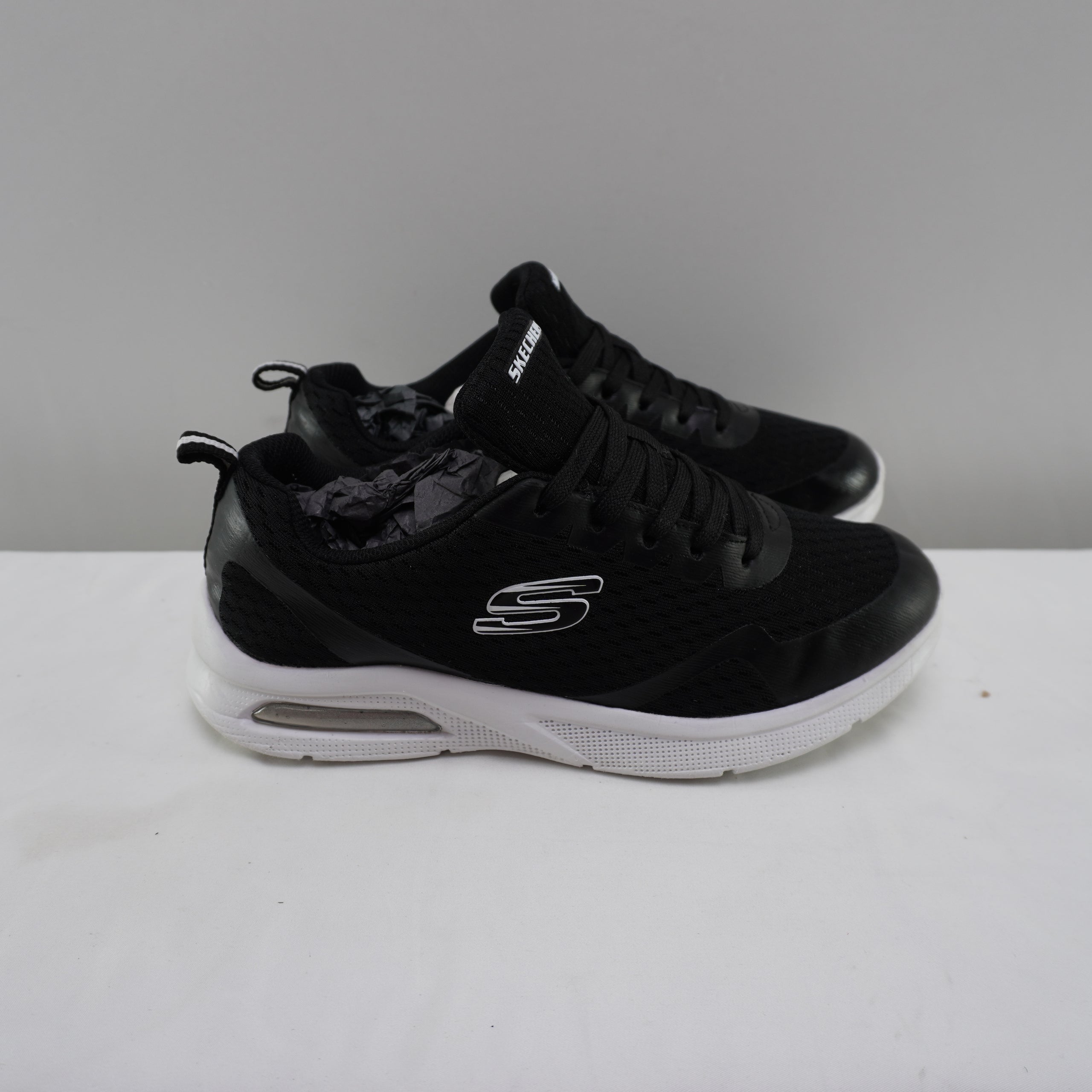 Zapatillas Skechers para Mujer Usadas - Negro, Talla 39