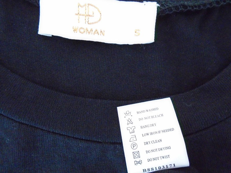 Camiseta Mujer MD. De color negro. Tamaño: S.