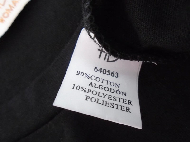 Camiseta Mujer MD. De color negro. Tamaño: S.