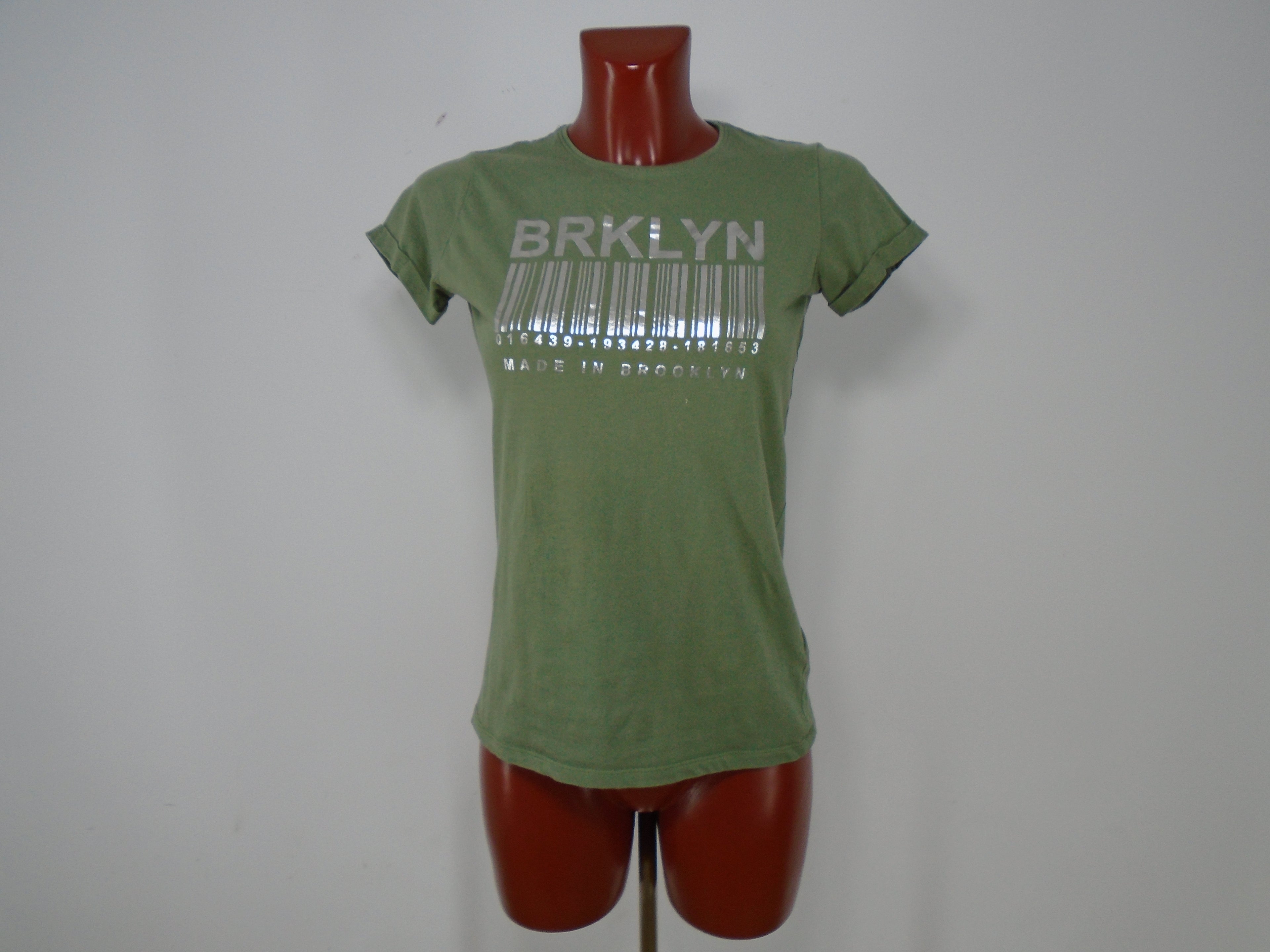 Women's T-Shirt Primark. Khaki. XS. Used. Very good condition