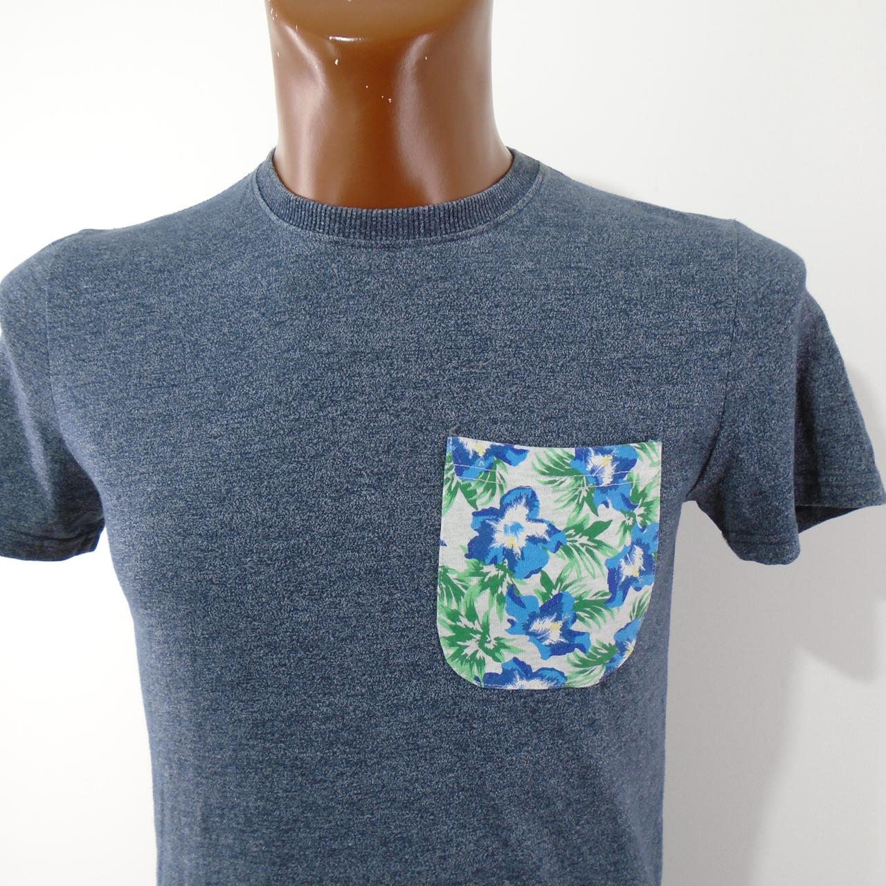 Maglietta da uomo Superdry.  Grigio.  XS.  Usato.  Bene