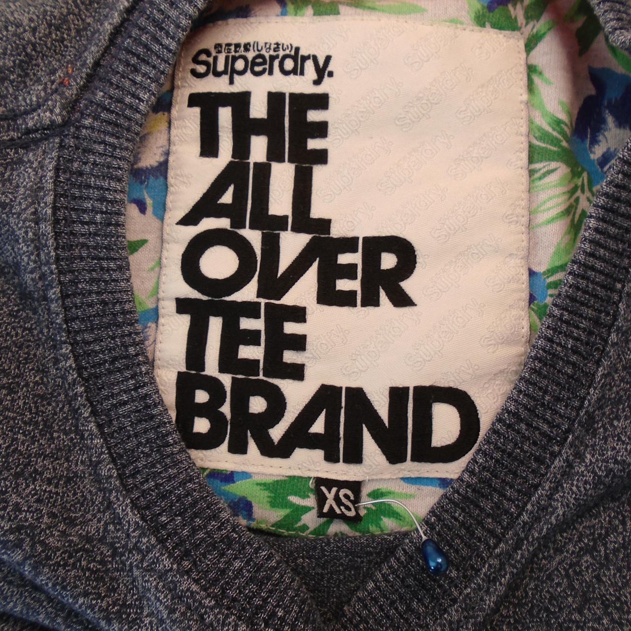 Camiseta de Superdry para hombre.  Gris.  XS.  Usó.  Bien