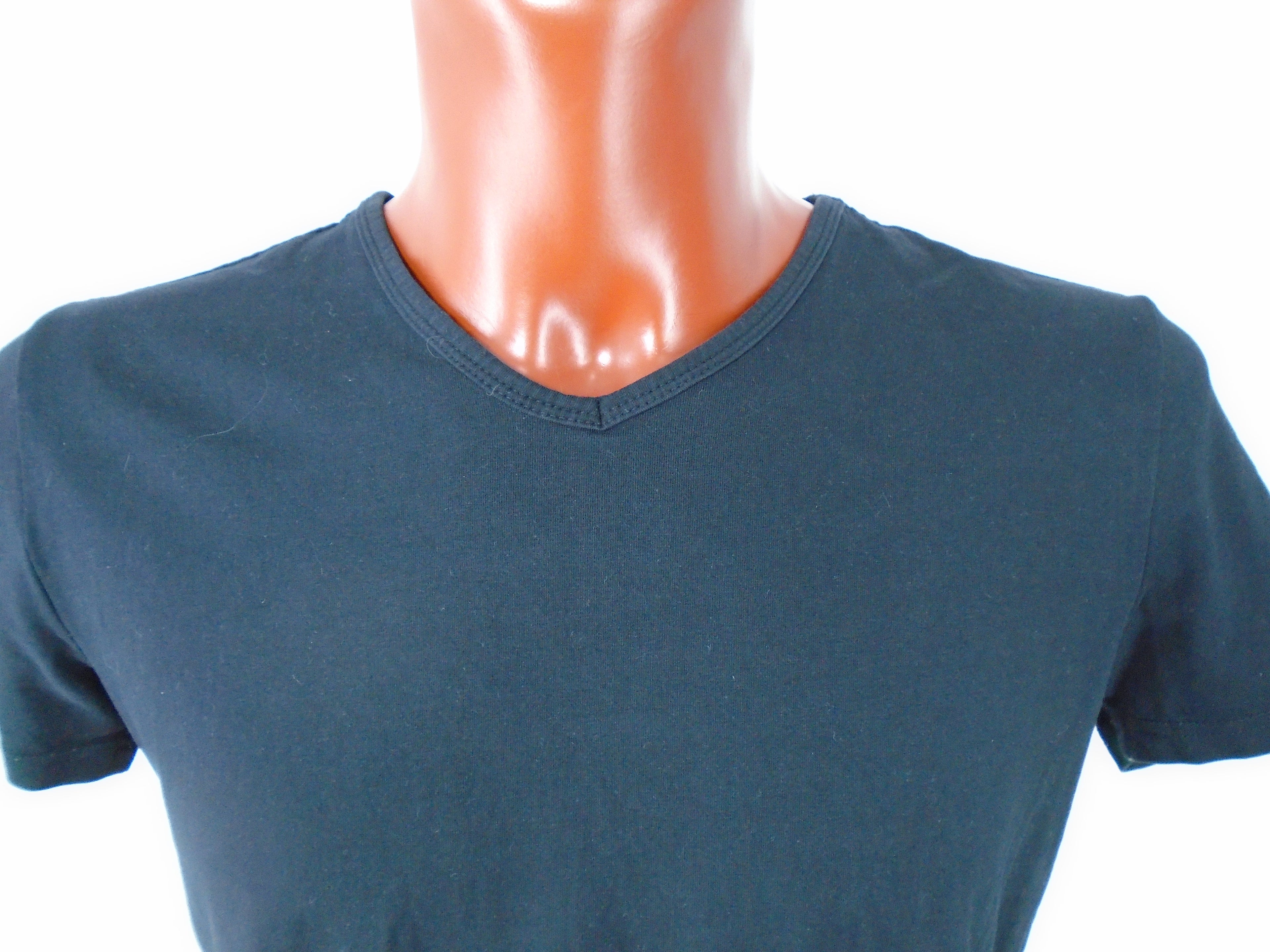 T-shirt homme Jack & Jones. La couleur noire. Taille L.