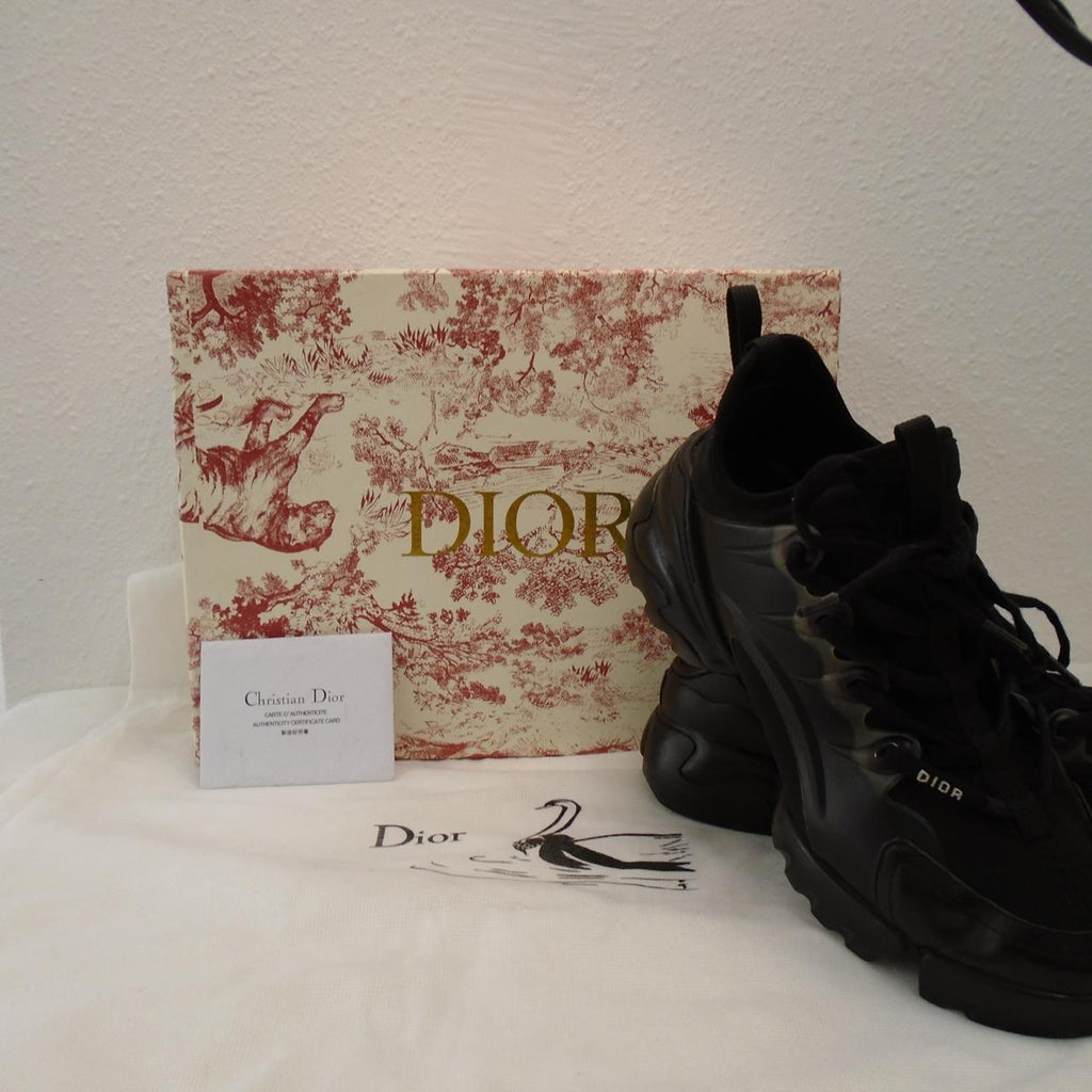 Zapatillas de mujer Dior. Negras. Talla 39. Usadas. Satisfactorias