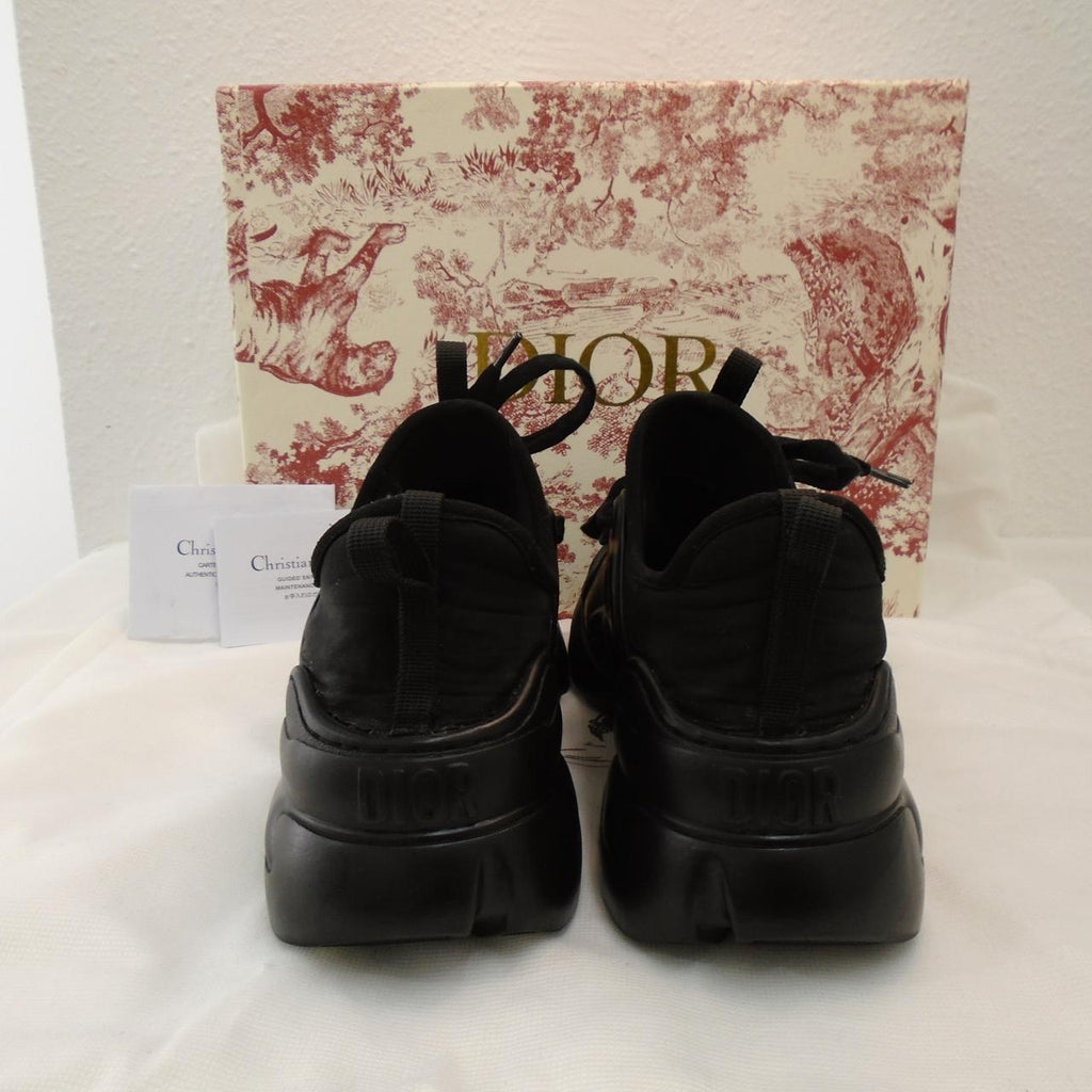 Zapatillas de mujer Dior. Negras. Talla 39. Usadas. Satisfactorias