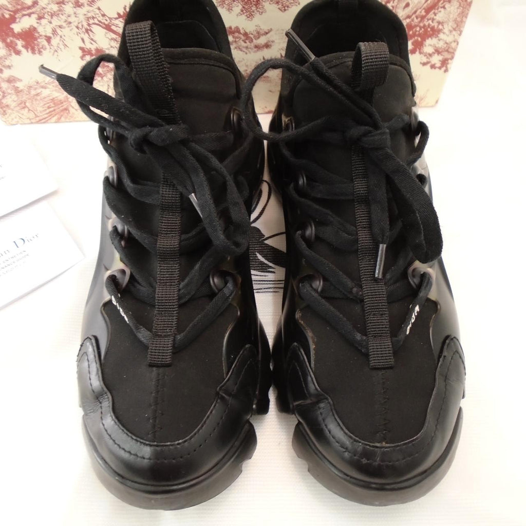 Zapatillas de mujer Dior. Negras. Talla 39. Usadas. Satisfactorias