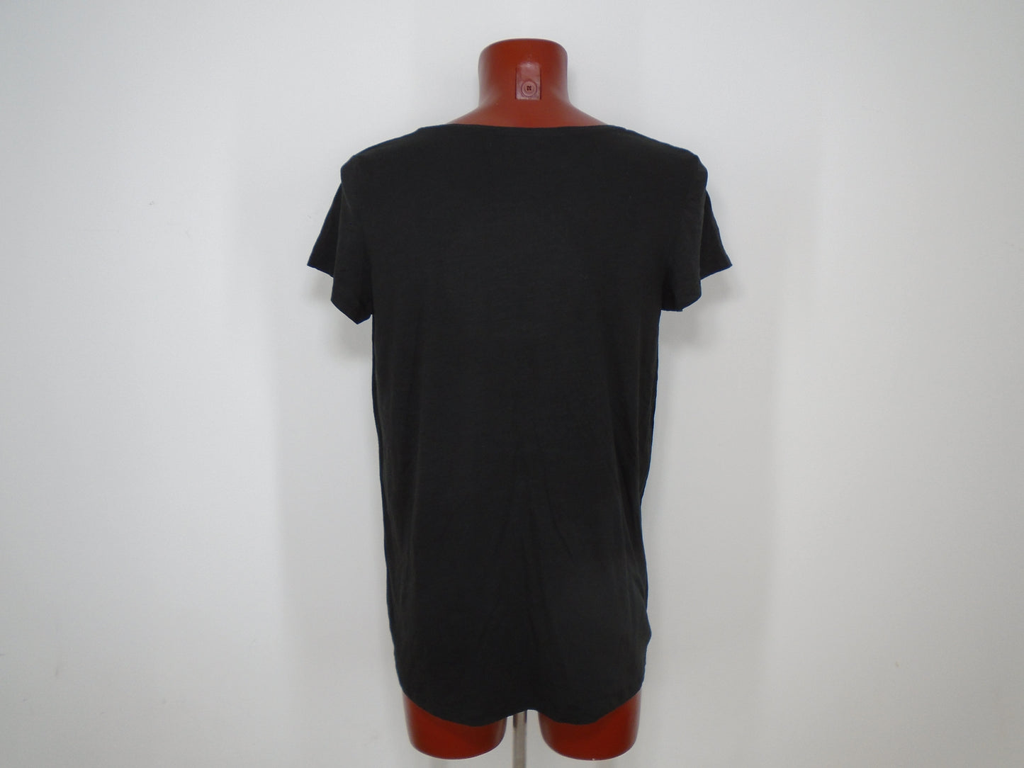 Camiseta Hombre Tissaia. De color negro. Talla: L. Estado: Usado.(Muy buen estado). | 11920775