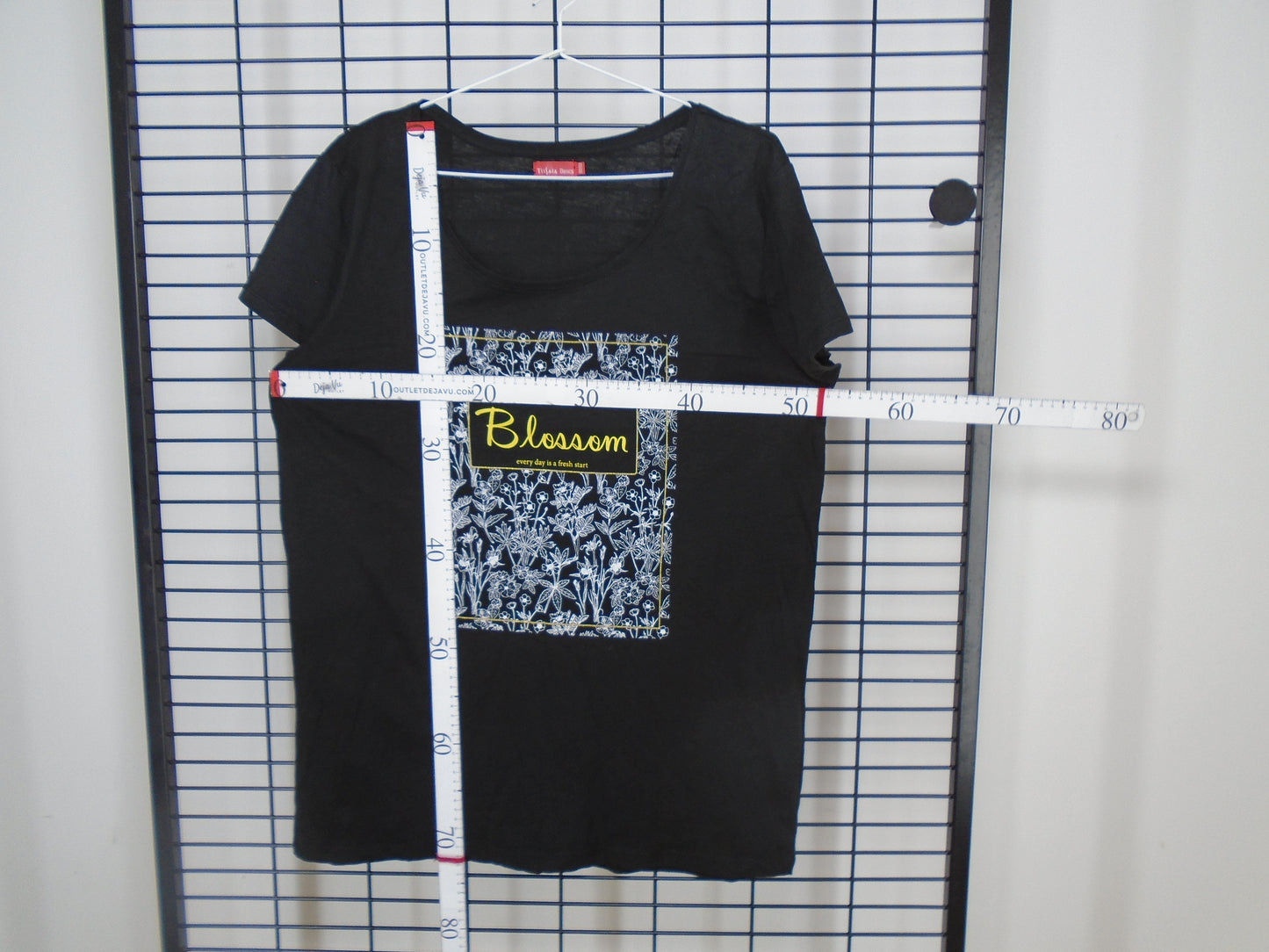 Men's T-Shirt Tissaia. Color: Black. Size: L. Condition: Used.(Very good condition). | 11920775