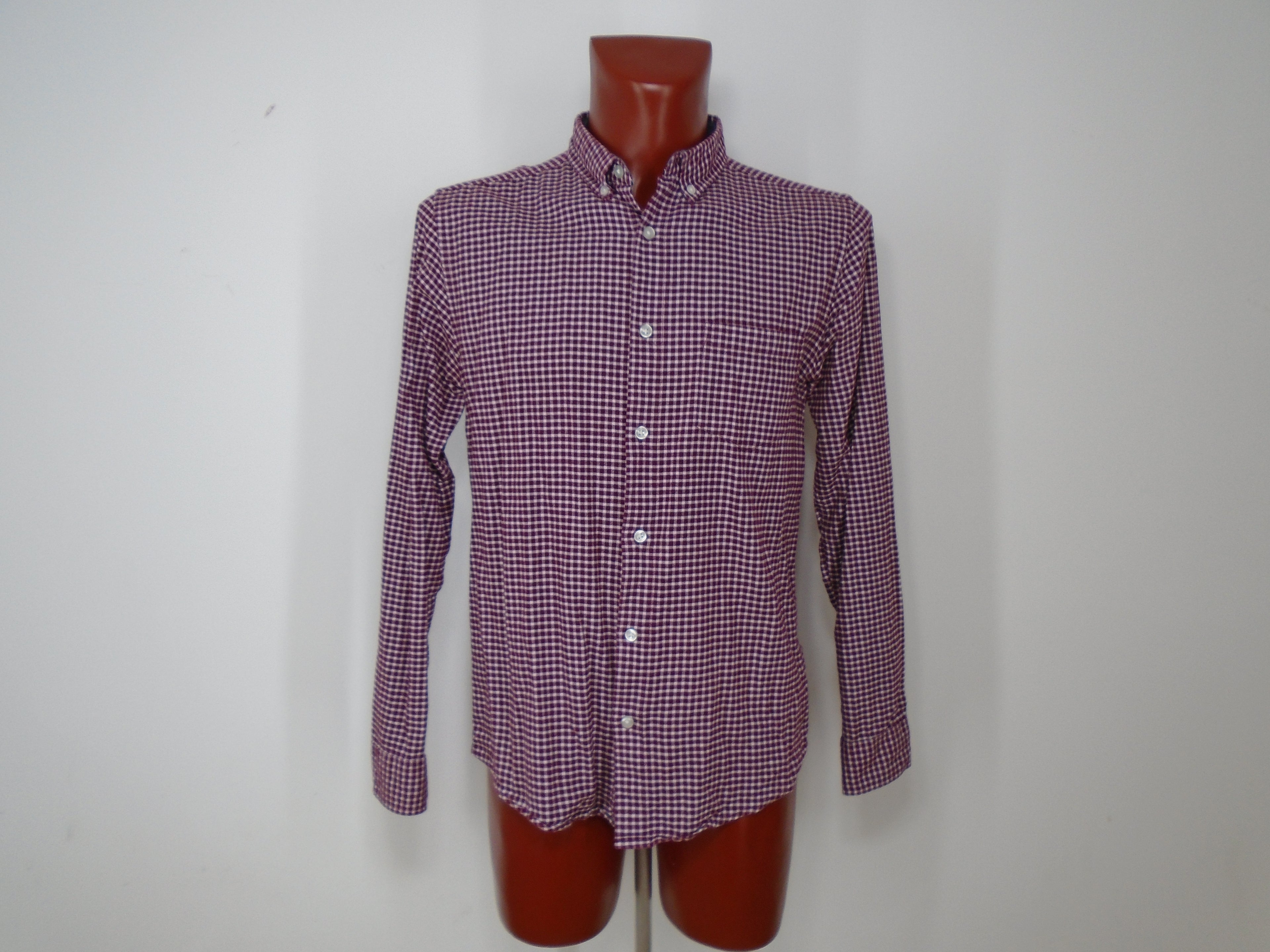 Men's Shirt Primark. Color: Bordeaux. Size: L. Condition: Used.(Very good condition).