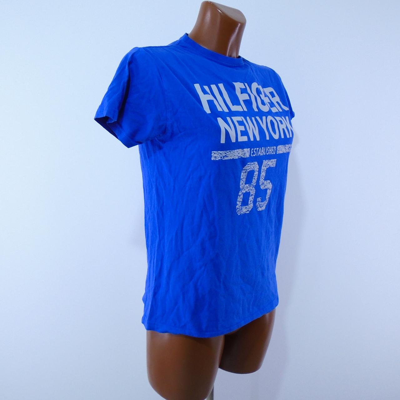 T-shirt femme Tommy Hilfiger.  Bleu foncé.  S. Utilisé.  très bien