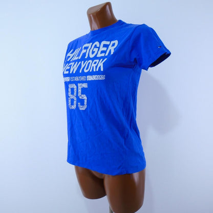 T-shirt femme Tommy Hilfiger.  Bleu foncé.  S. Utilisé.  très bien