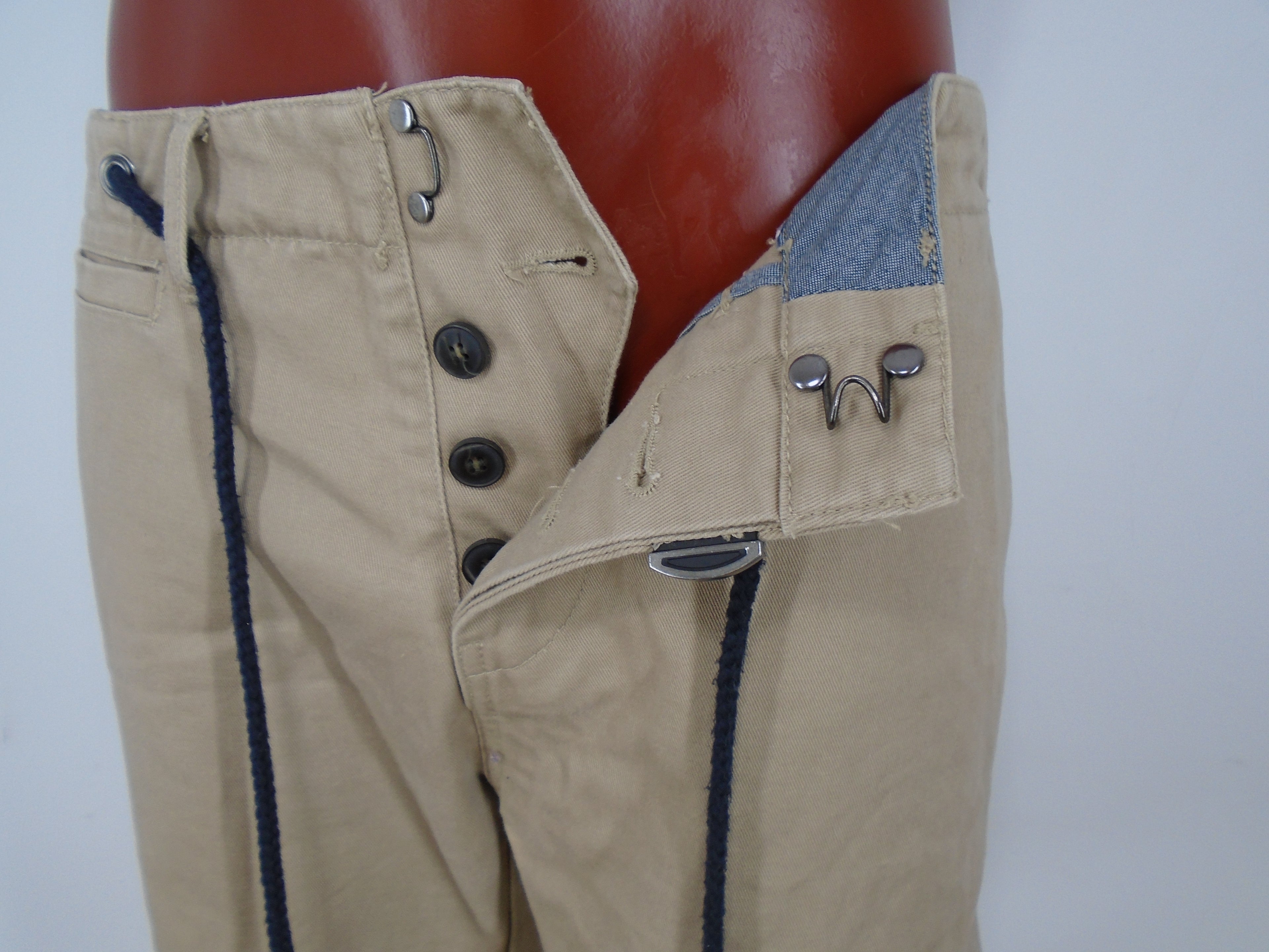 Men's Shorts Antony Morato. Color: Beige. Size: L.