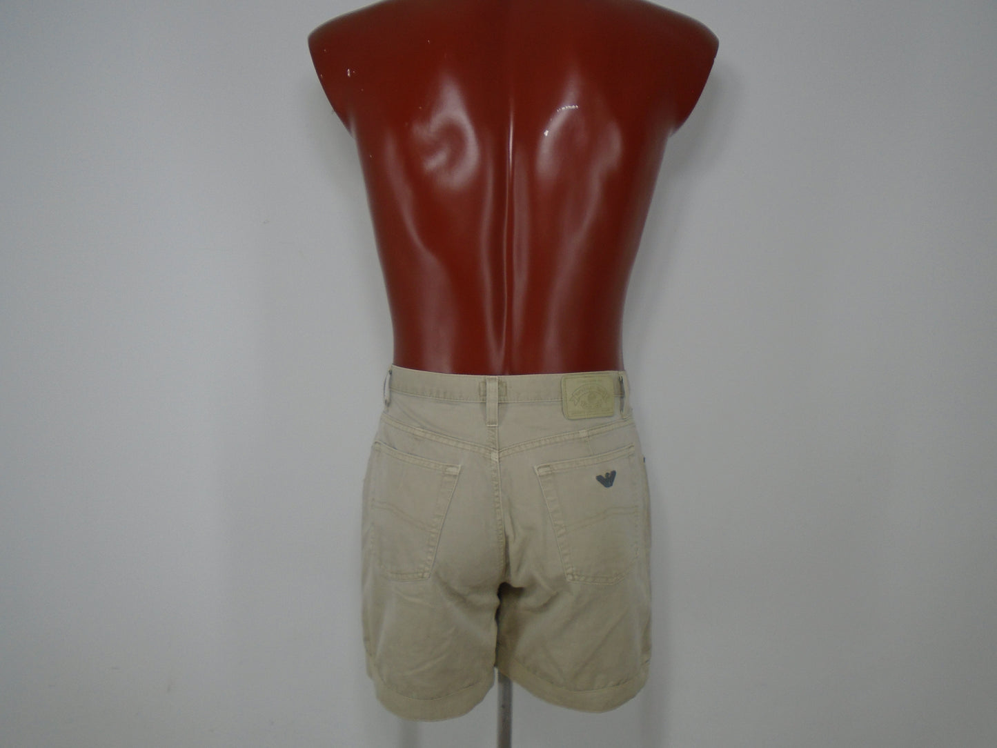 Pantalones cortos de hombre Armani. Color beige. Talla: S. Estado: Usado.(Muy buen estado). | 13524908