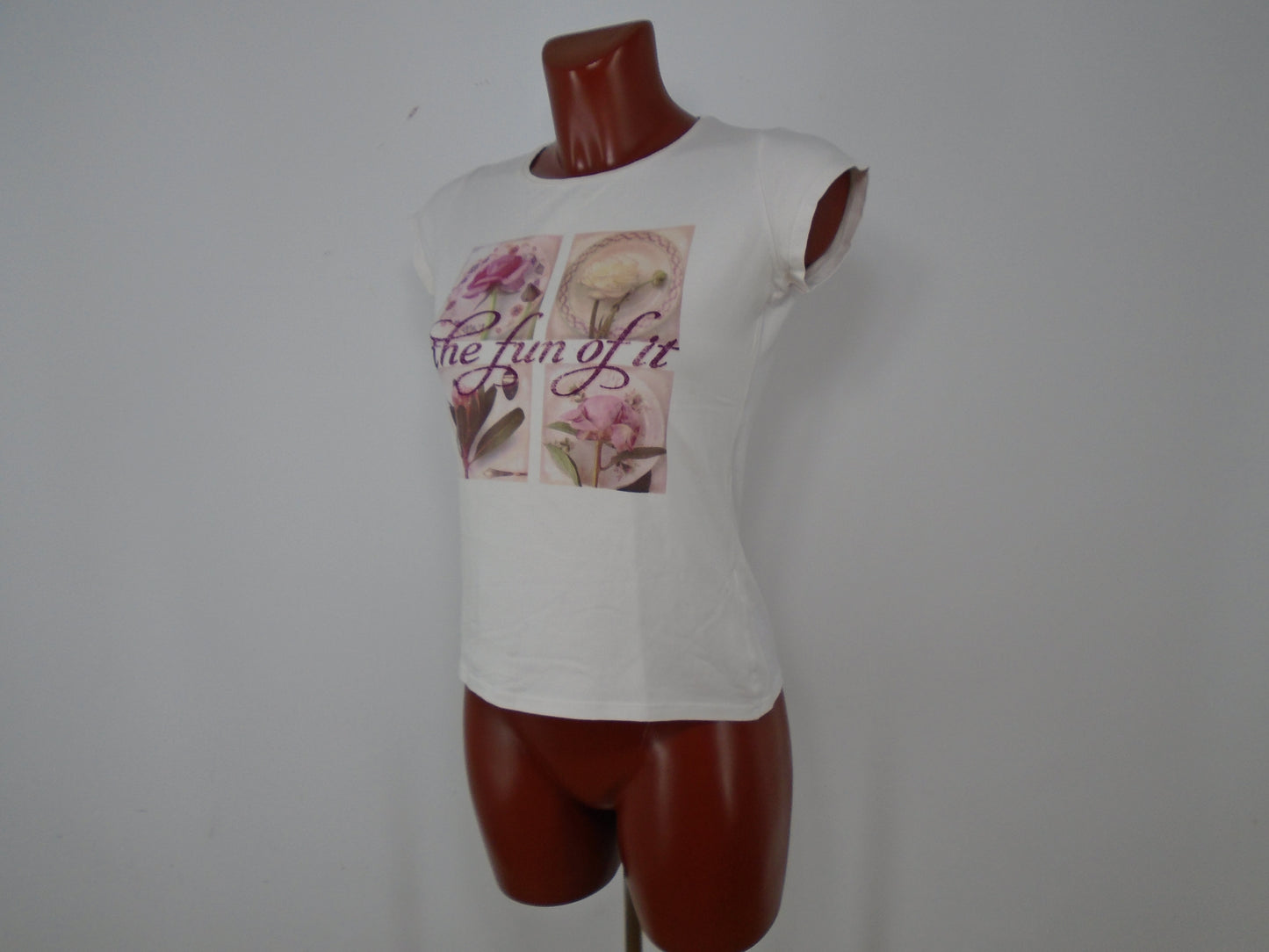 Women's T-Shirt Cortefiel. White. M. Used. Good condition