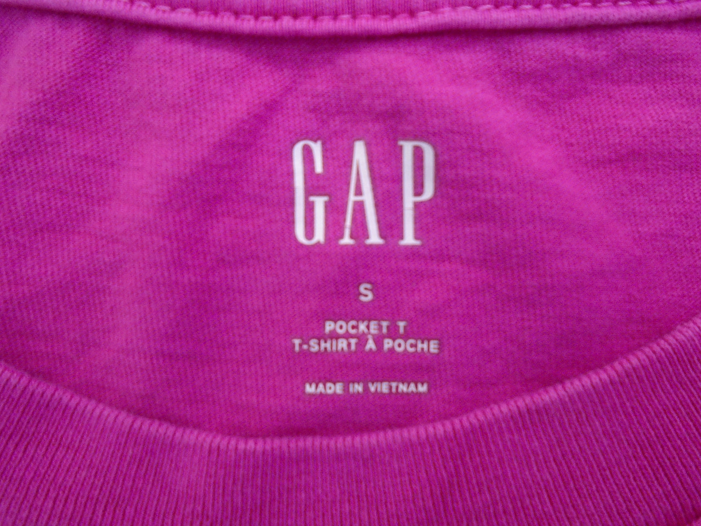 Camiseta Mujer GAP. Color: Violeta. Tamaño: S.