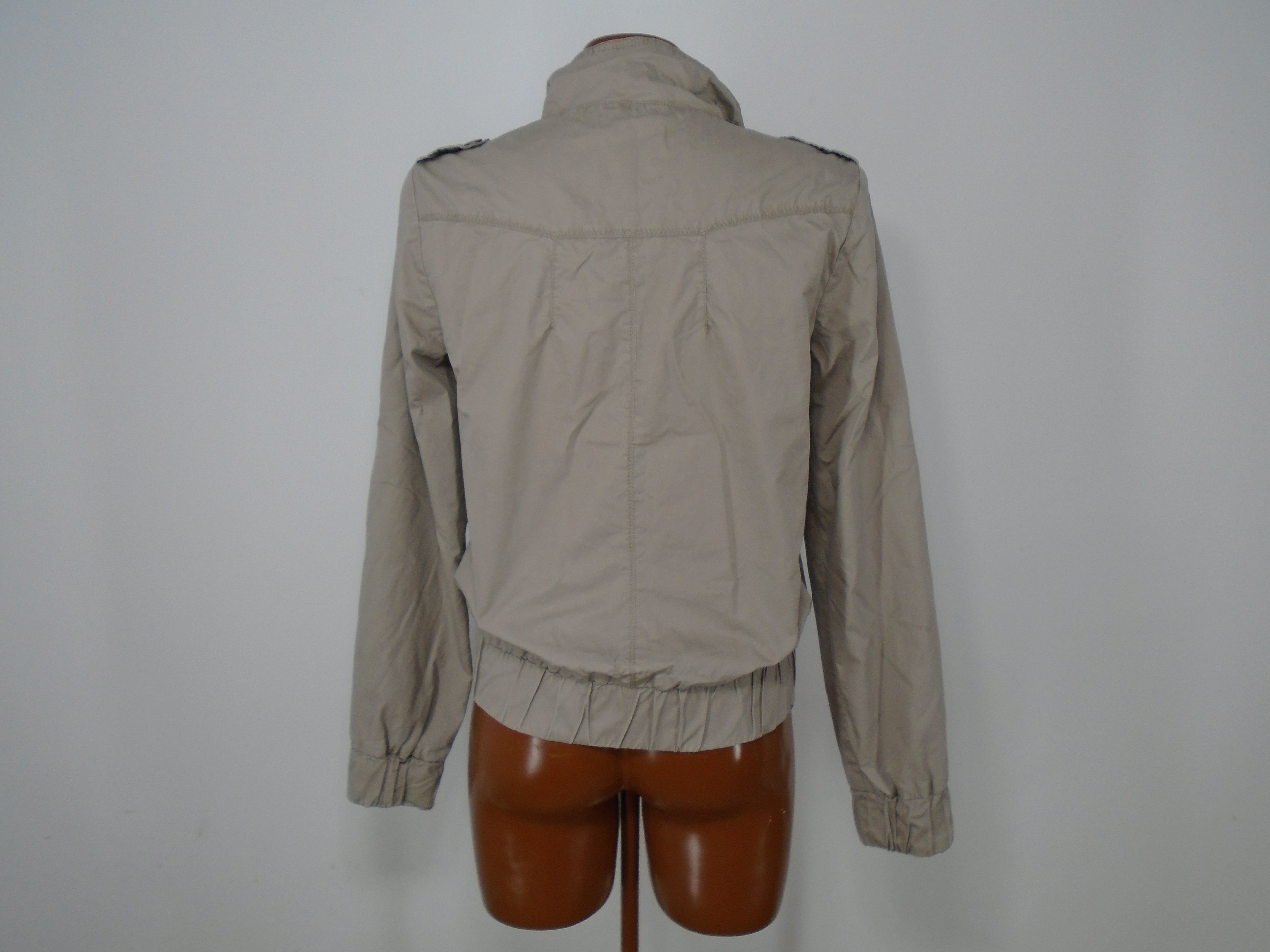 Women's Windbreaker Pimkie. Color: Beige. Size: M.