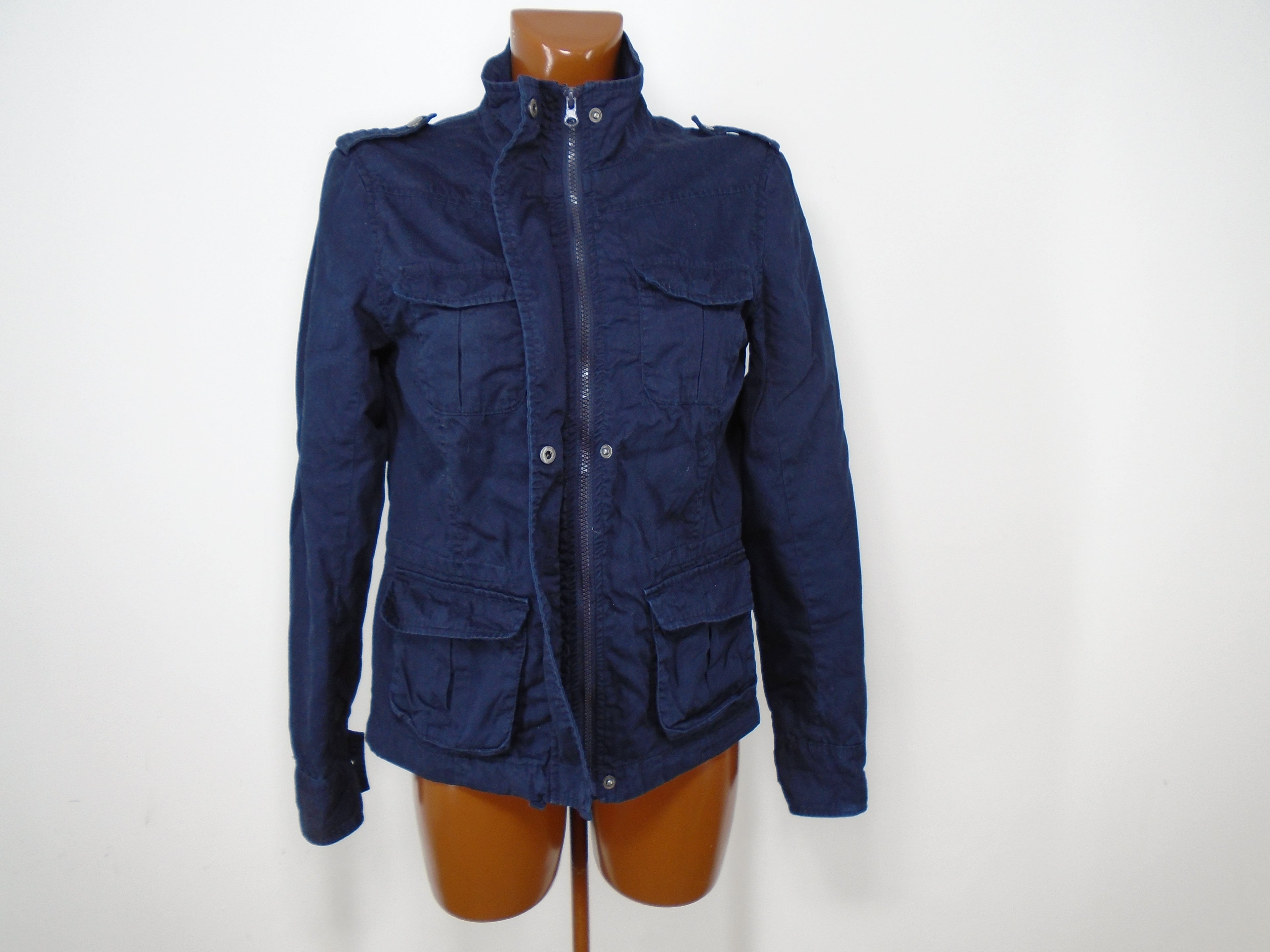 Cortavientos Mujer Vero Moda. Color: azul oscuro. Talla M.