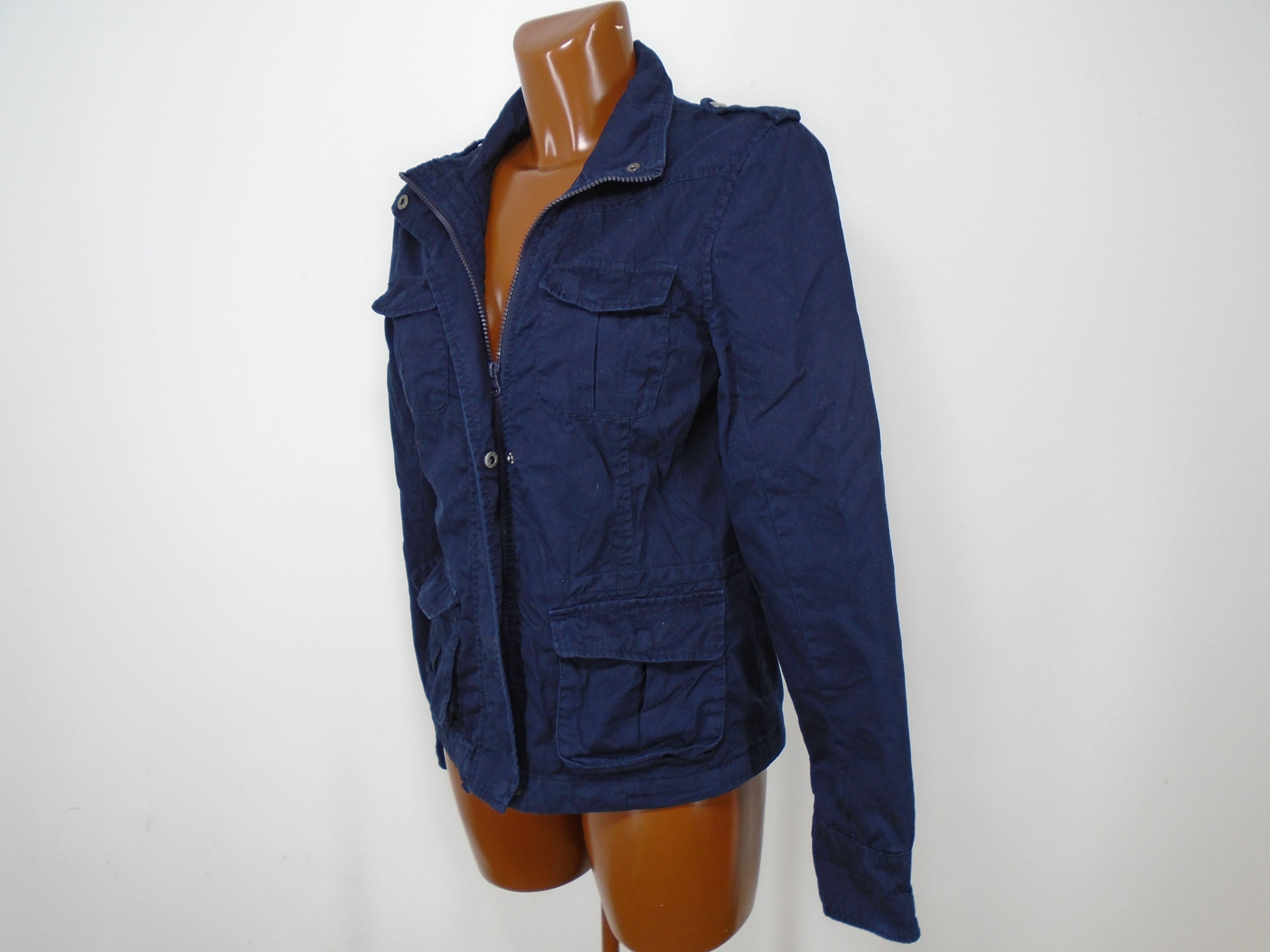 Cortavientos Mujer Vero Moda. Color: azul oscuro. Talla M.