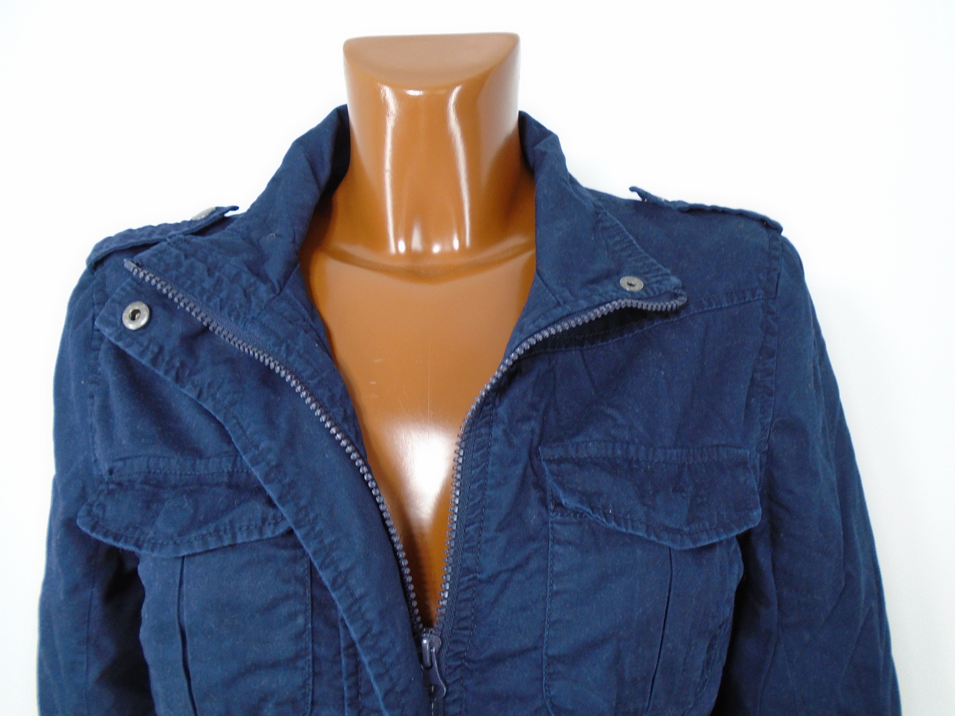 Cortavientos Mujer Vero Moda. Color: azul oscuro. Talla M.