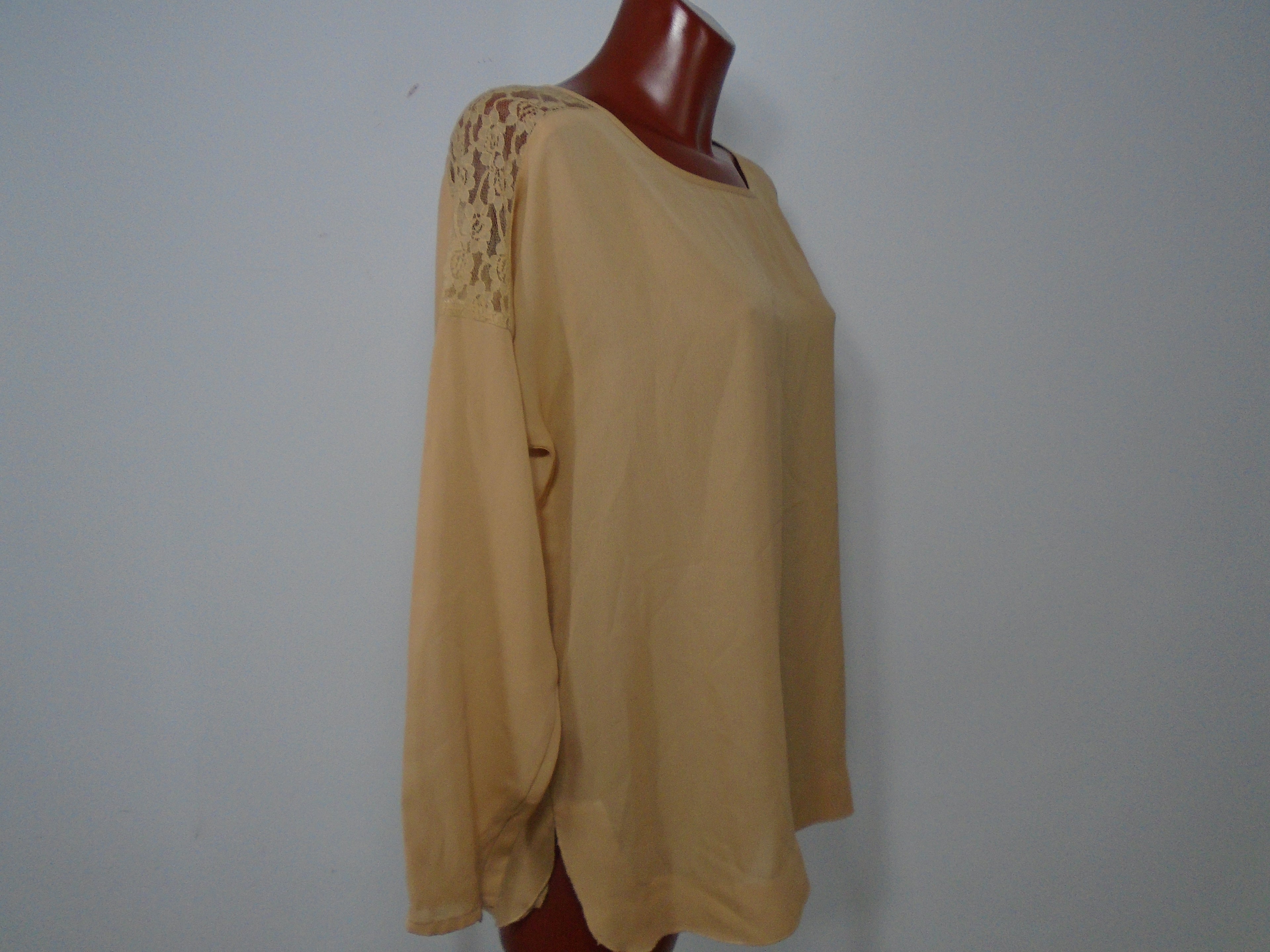 Women's Blouse Urban. Beige. XL. Used. Very good condition