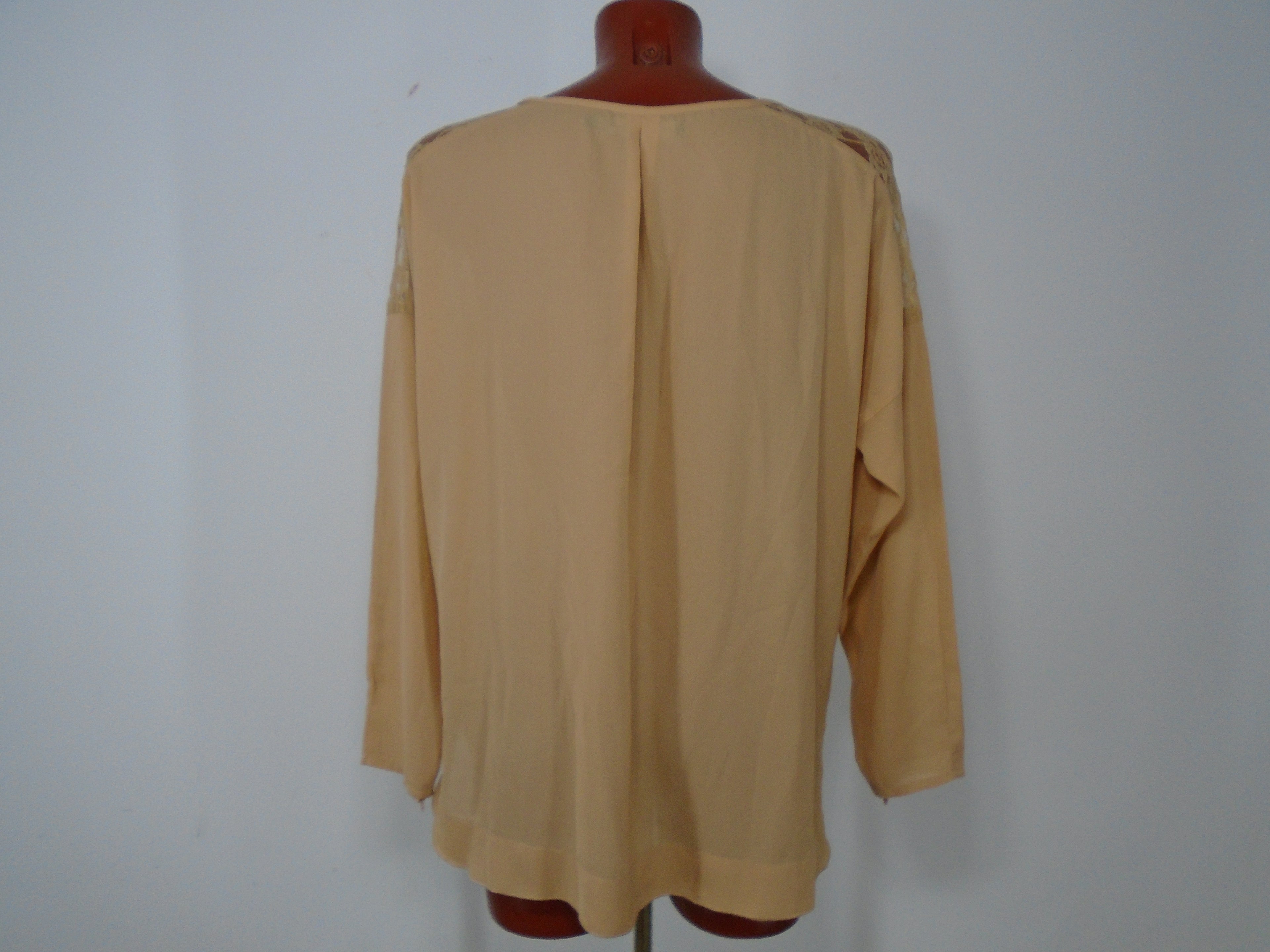 Women's Blouse Urban. Beige. XL. Used. Very good condition